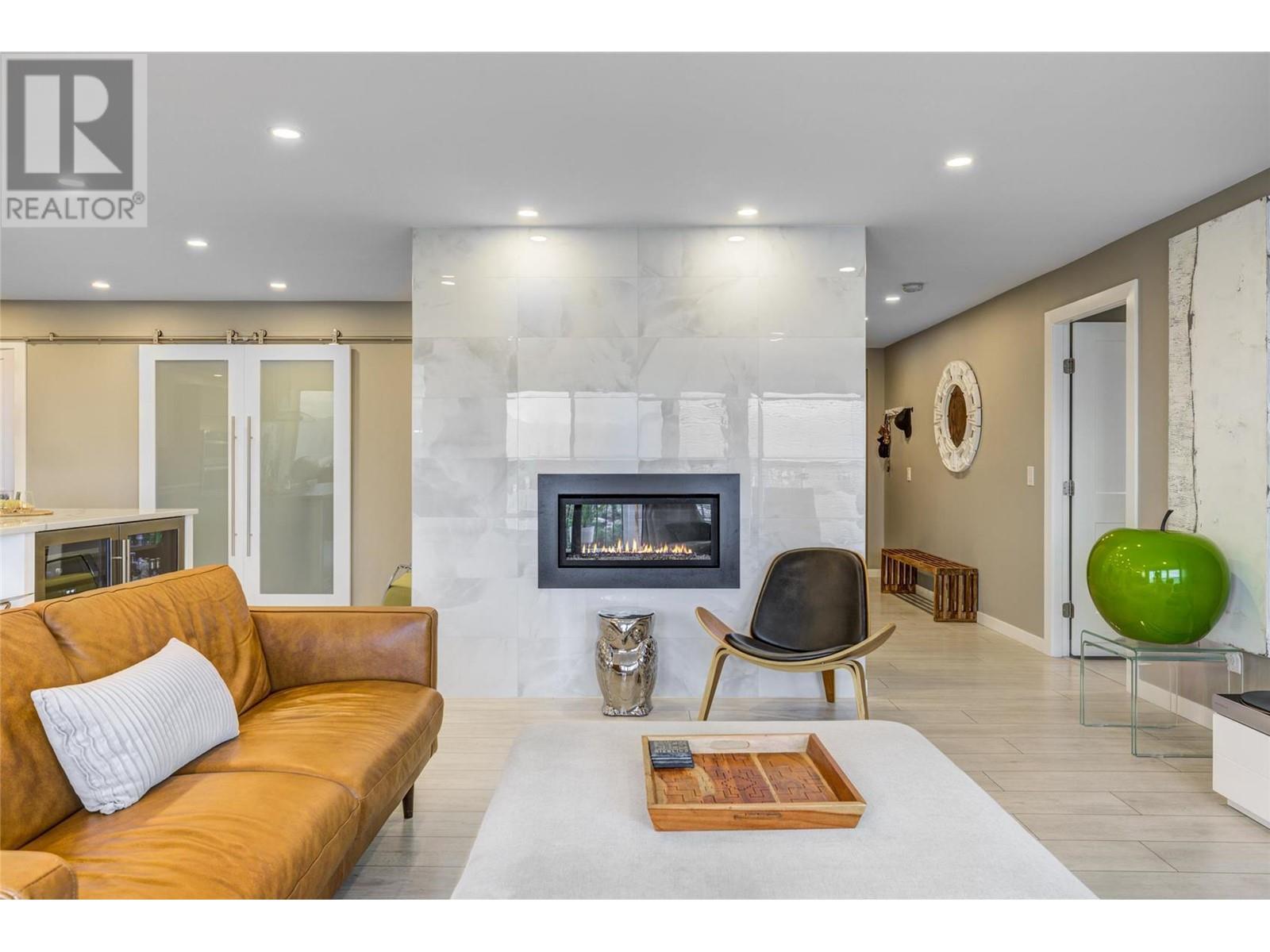 737 Leon Avenue Unit# 1404, #1404