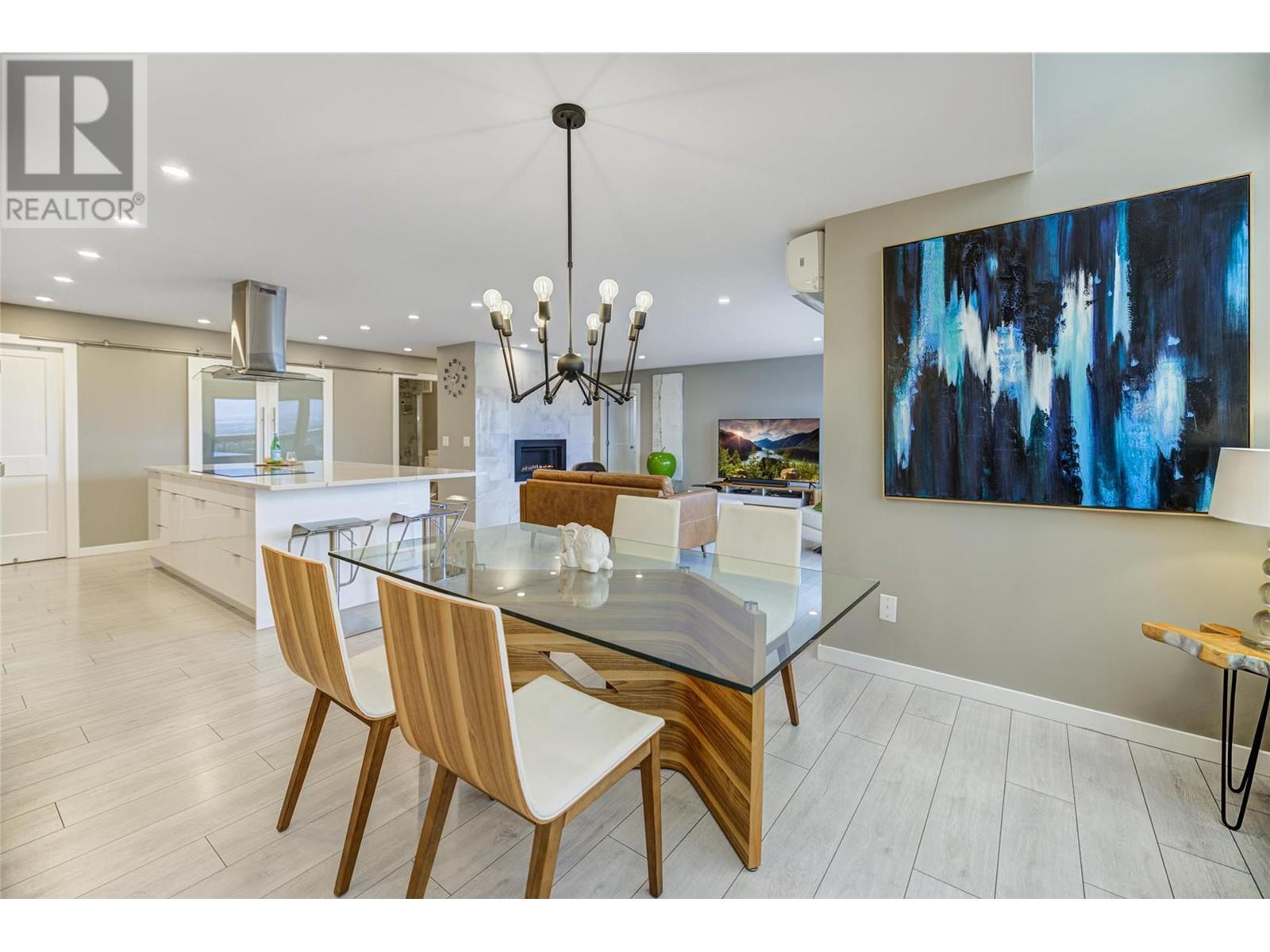 737 Leon Avenue Unit# 1404, #1404