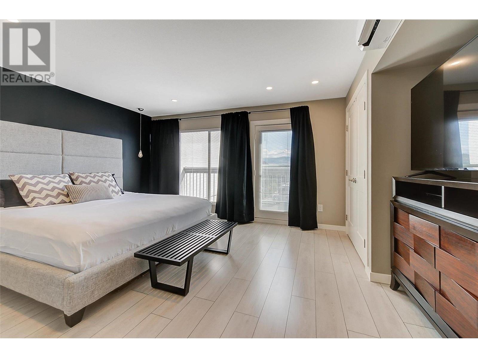 737 Leon Avenue Unit# 1404, #1404