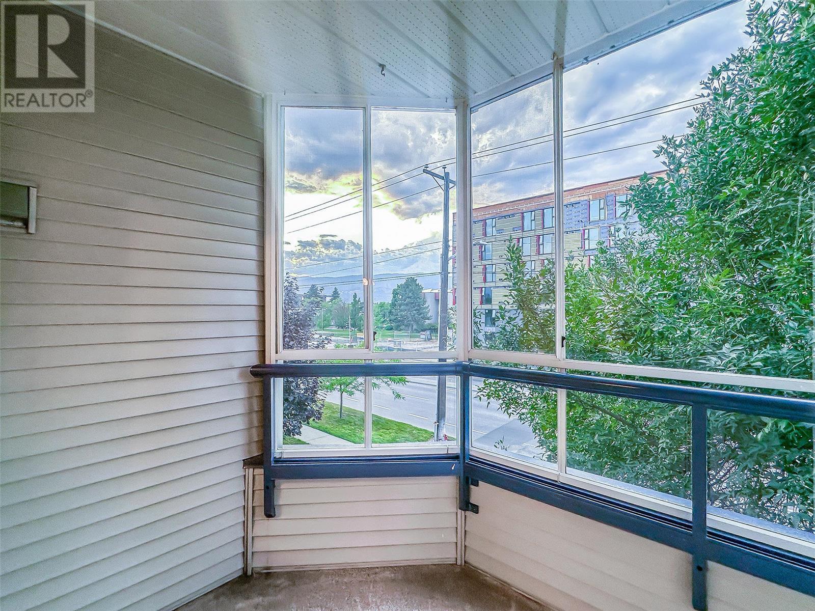 3157 Casorso Road Unit# 212, #212