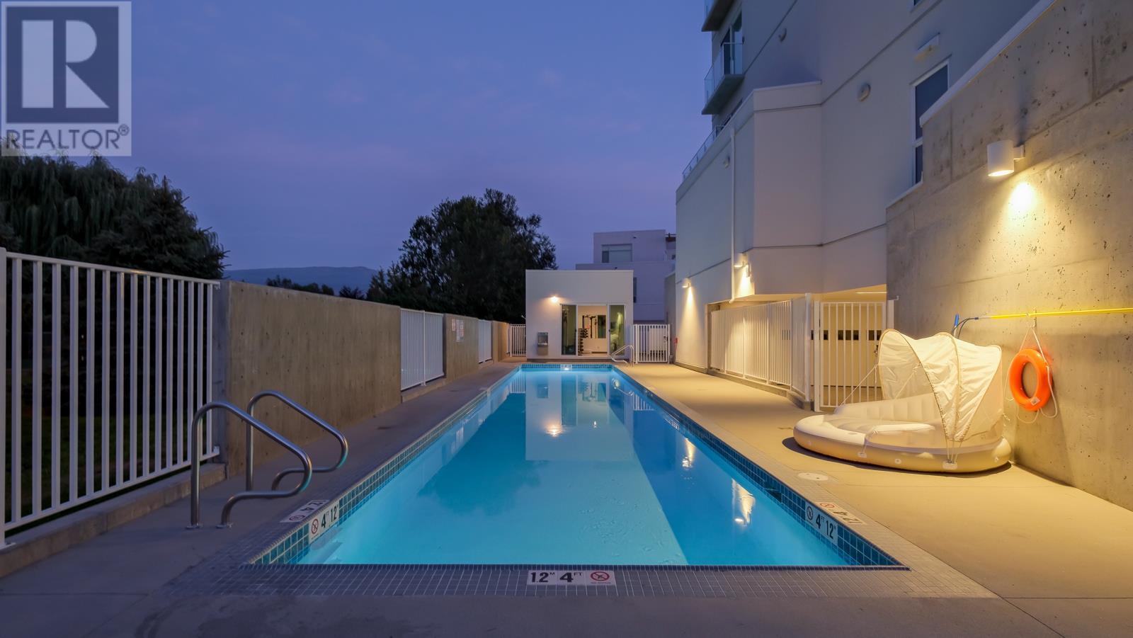 4071 Lakeshore Road Unit# 102, #102