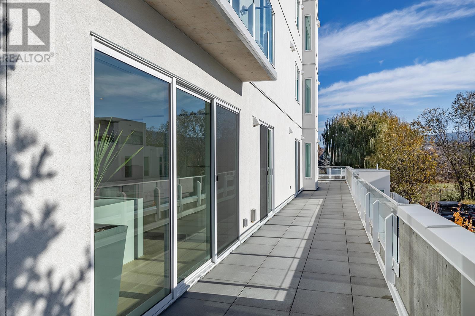 4071 Lakeshore Road Unit# 102, #102