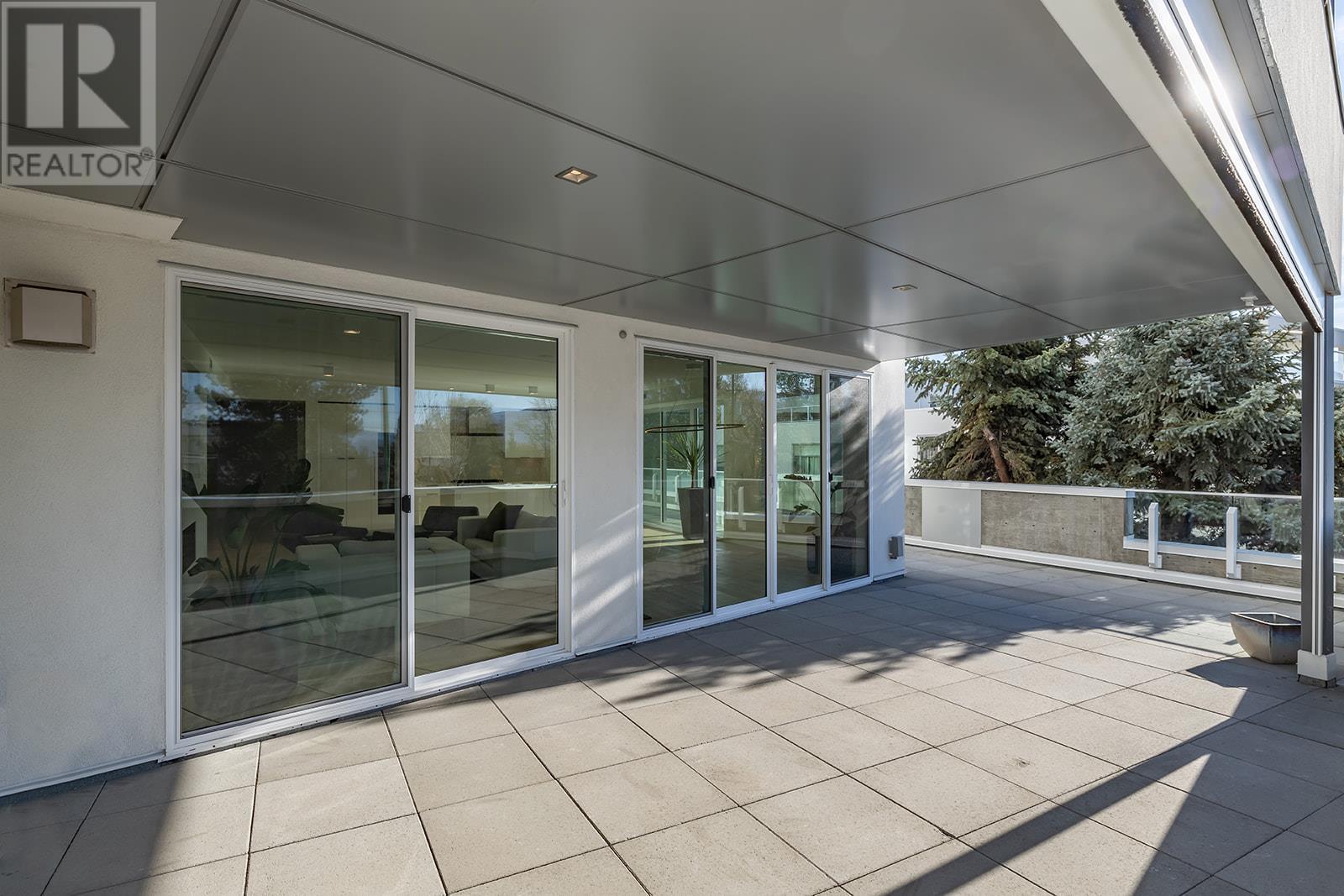 4071 Lakeshore Road Unit# 102, #102