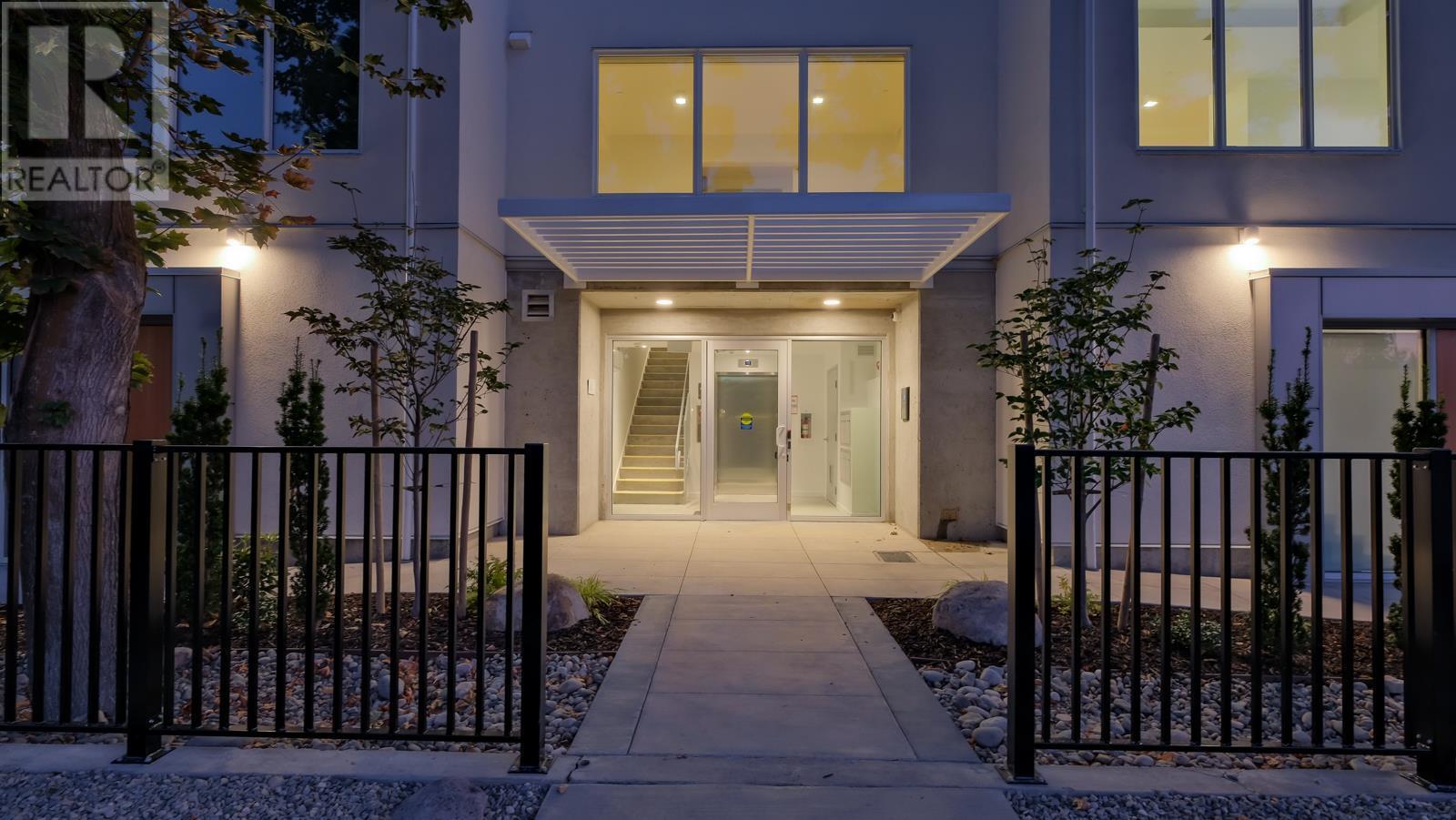 4071 Lakeshore Road Unit# 102, #102