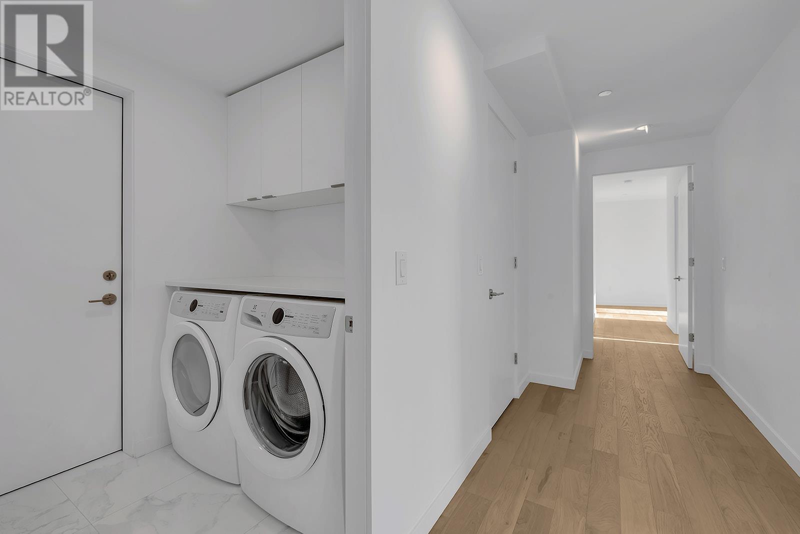 4071 Lakeshore Road Unit# 102, #102