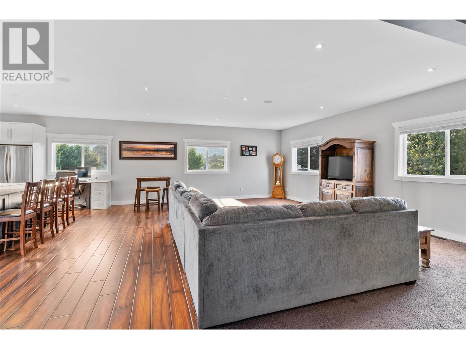 9547 Robson Crescent