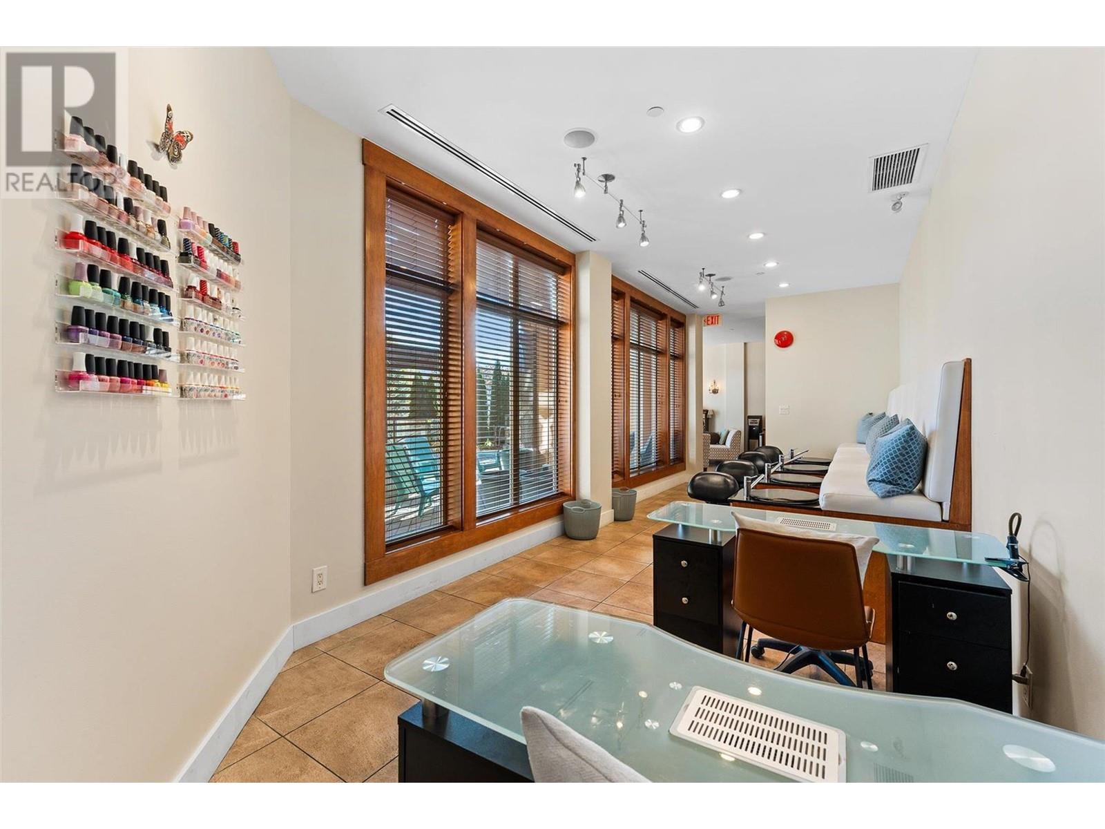 4205 Gellatly Road Unit# SL3, #SL3