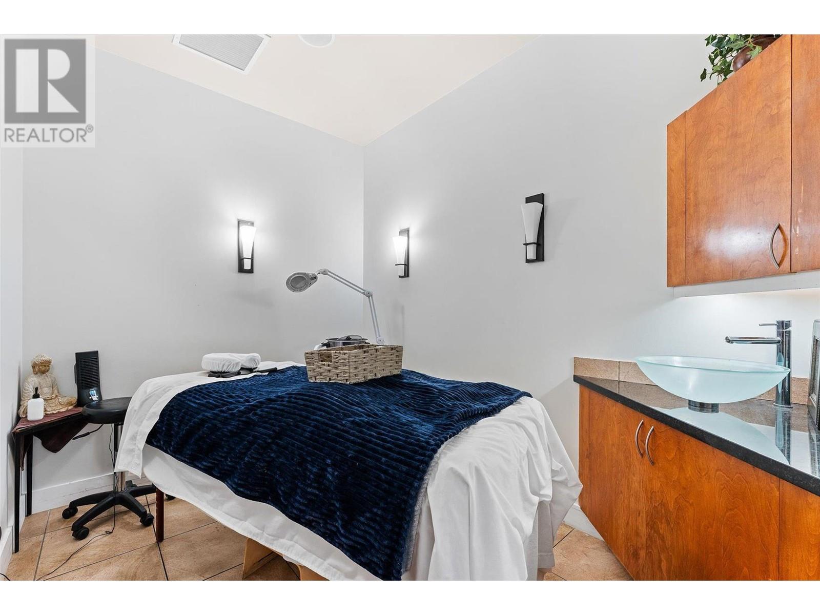 4205 Gellatly Road Unit# SL3, #SL3