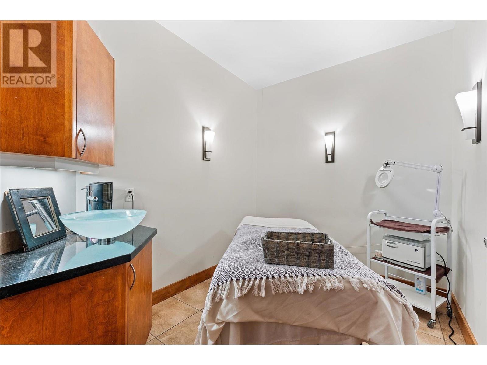 4205 Gellatly Road Unit# SL3, #SL3