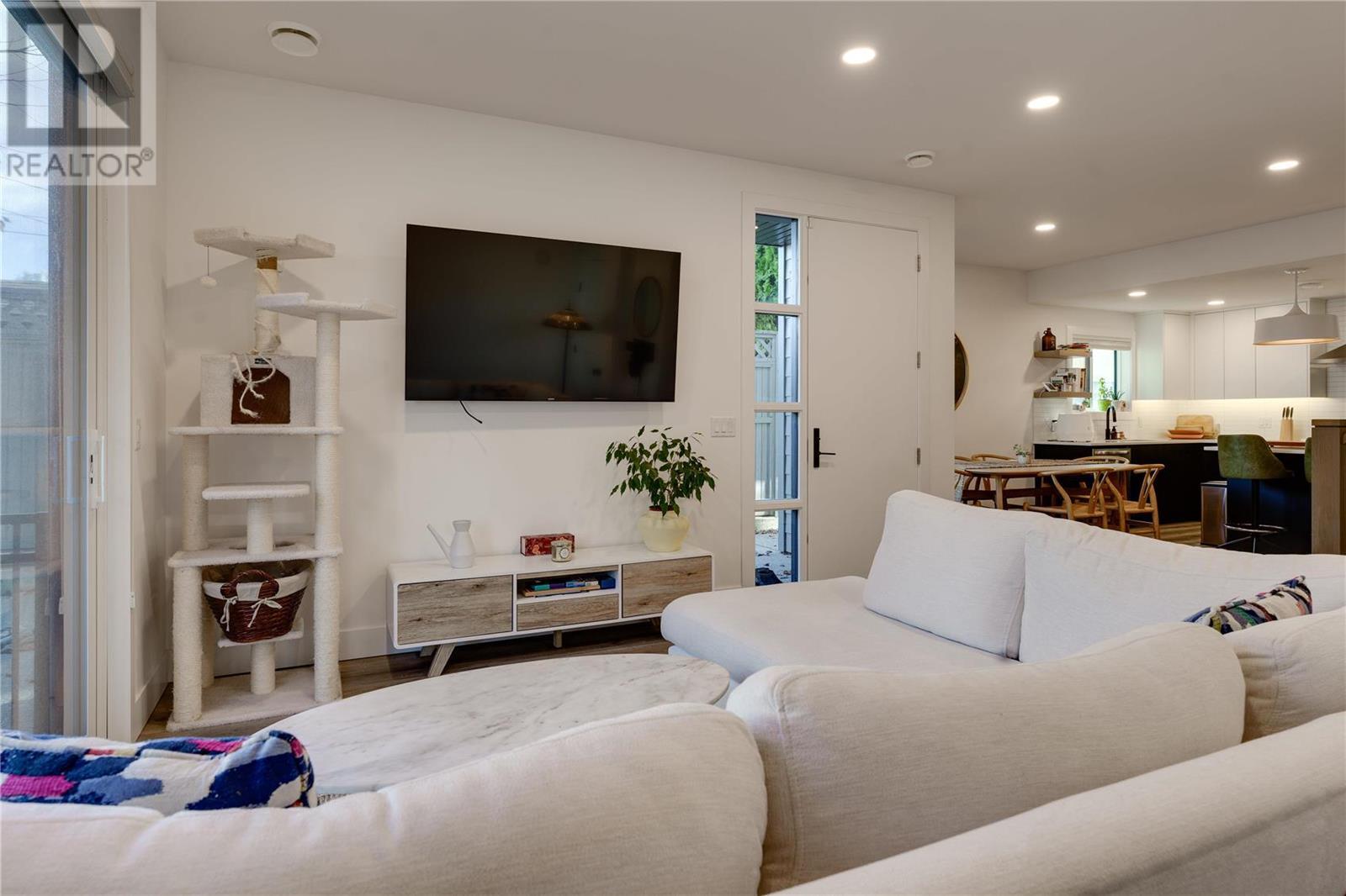 794 Martin Avenue Unit# 4, #4