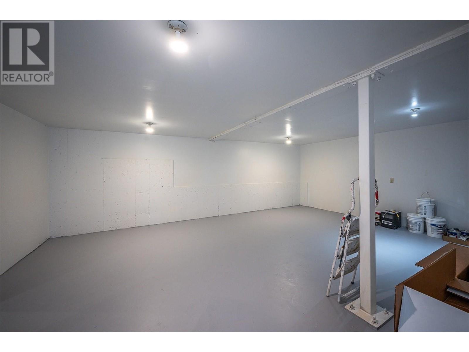 5599 Oyama Lake Road