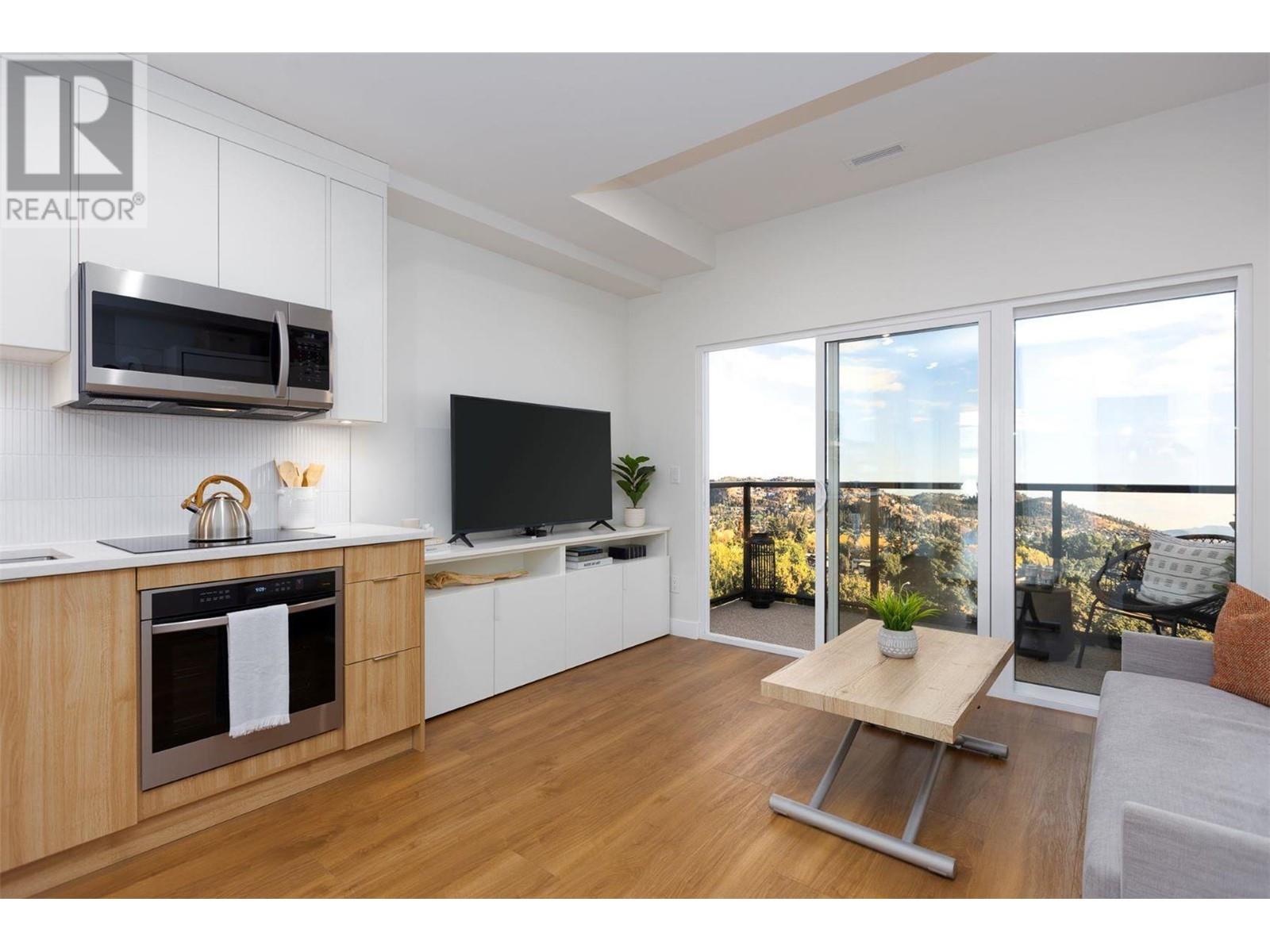 1280 Sutherland Avenue Unit# 204, #204