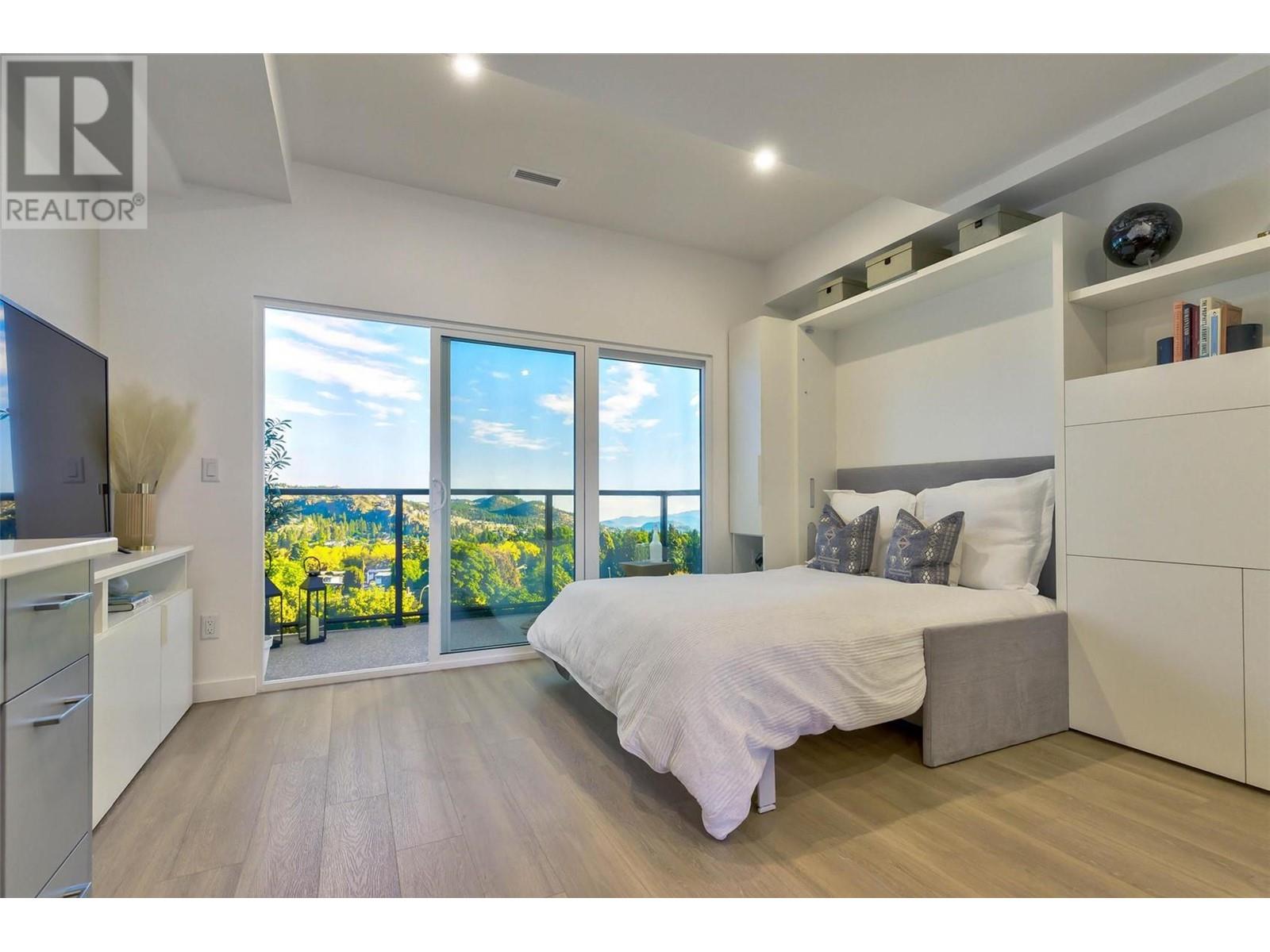 1280 Sutherland Avenue Unit# 204, #204