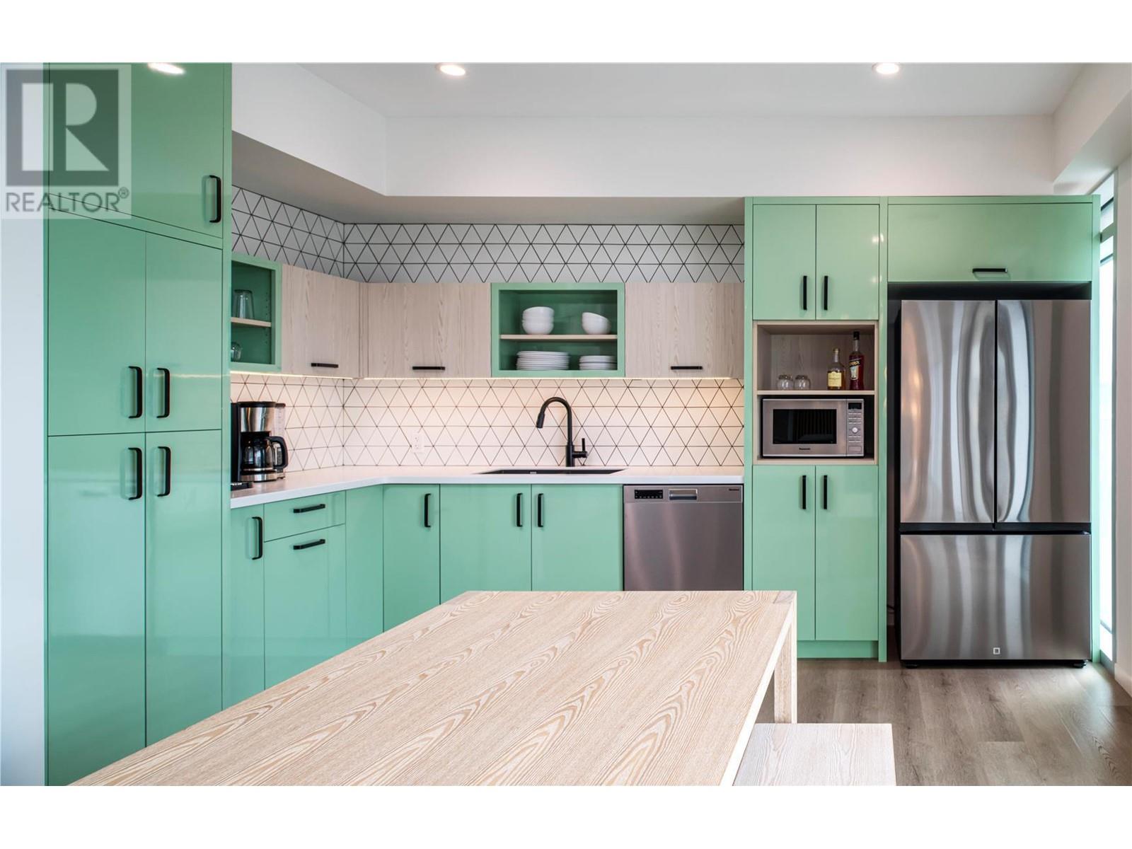 540 Lawrence Avenue Unit# 401, #401