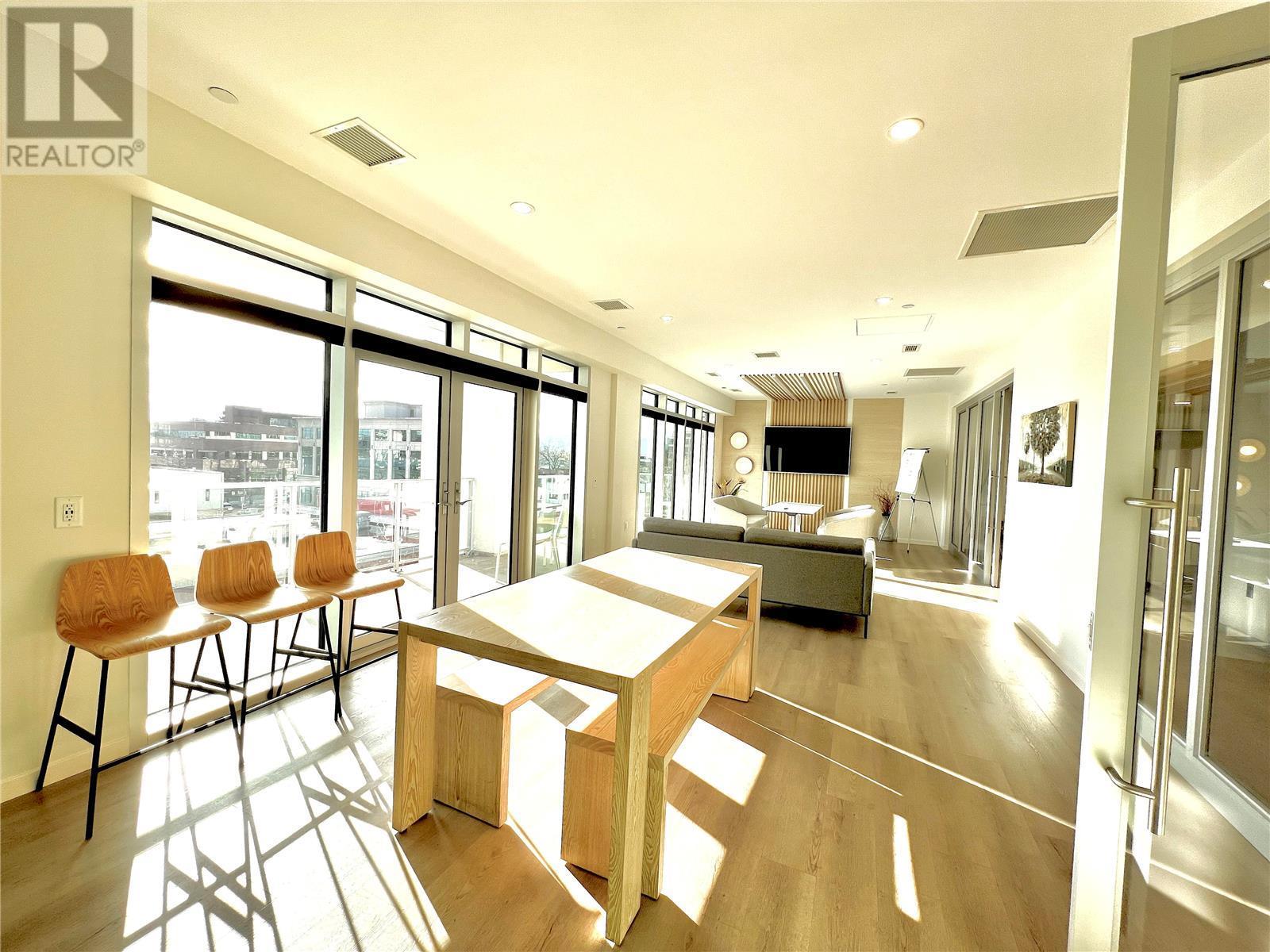 540 Lawrence Avenue Unit# 401, #401