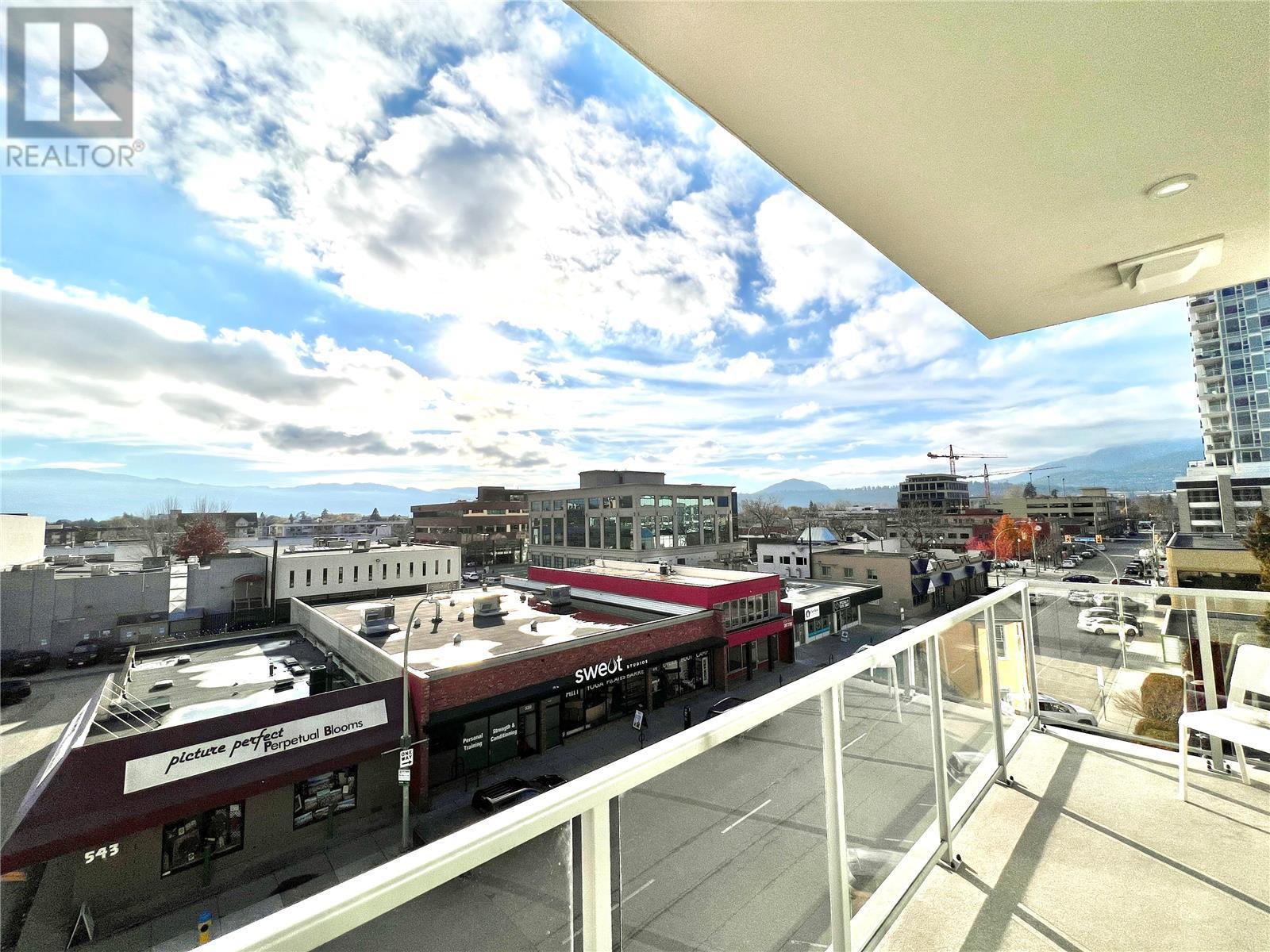 540 Lawrence Avenue Unit# 401, #401