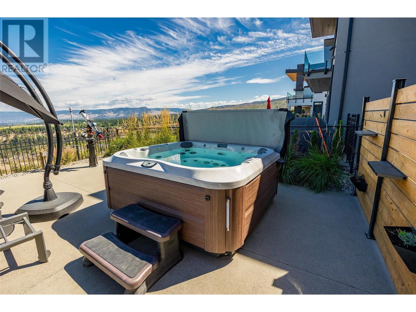 1040 Ledgeview Court