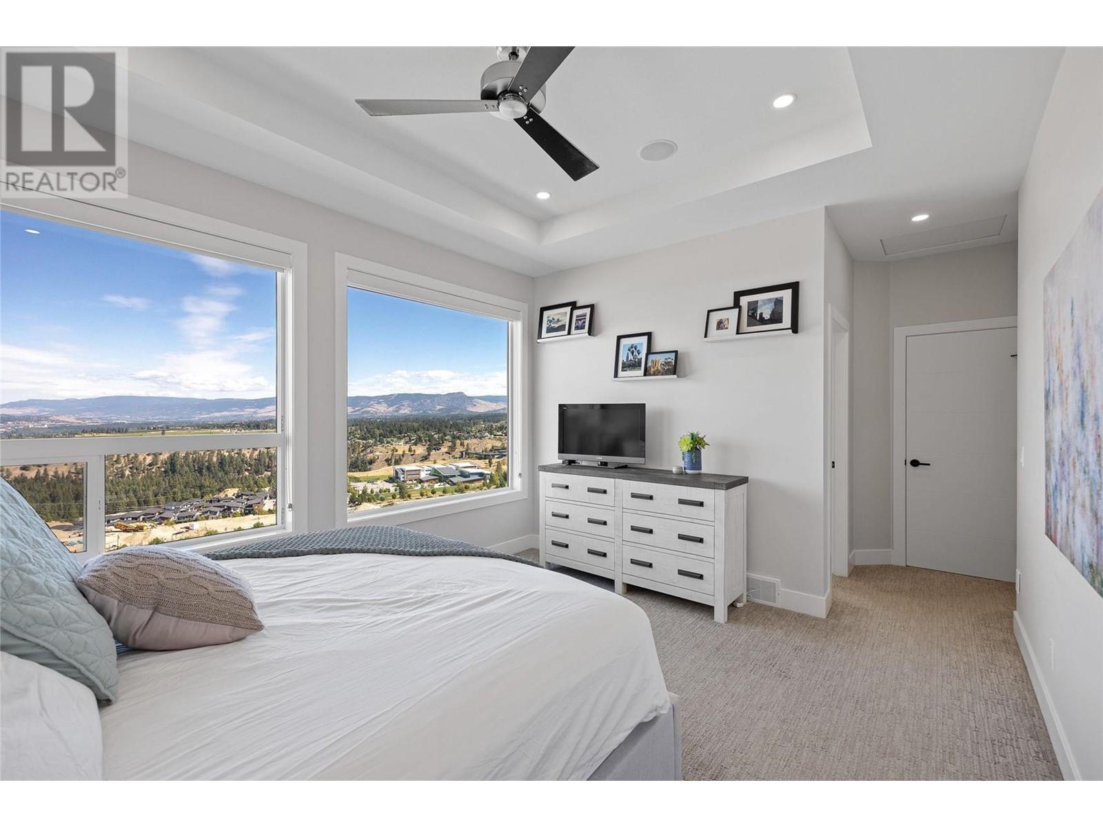 1040 Ledgeview Court