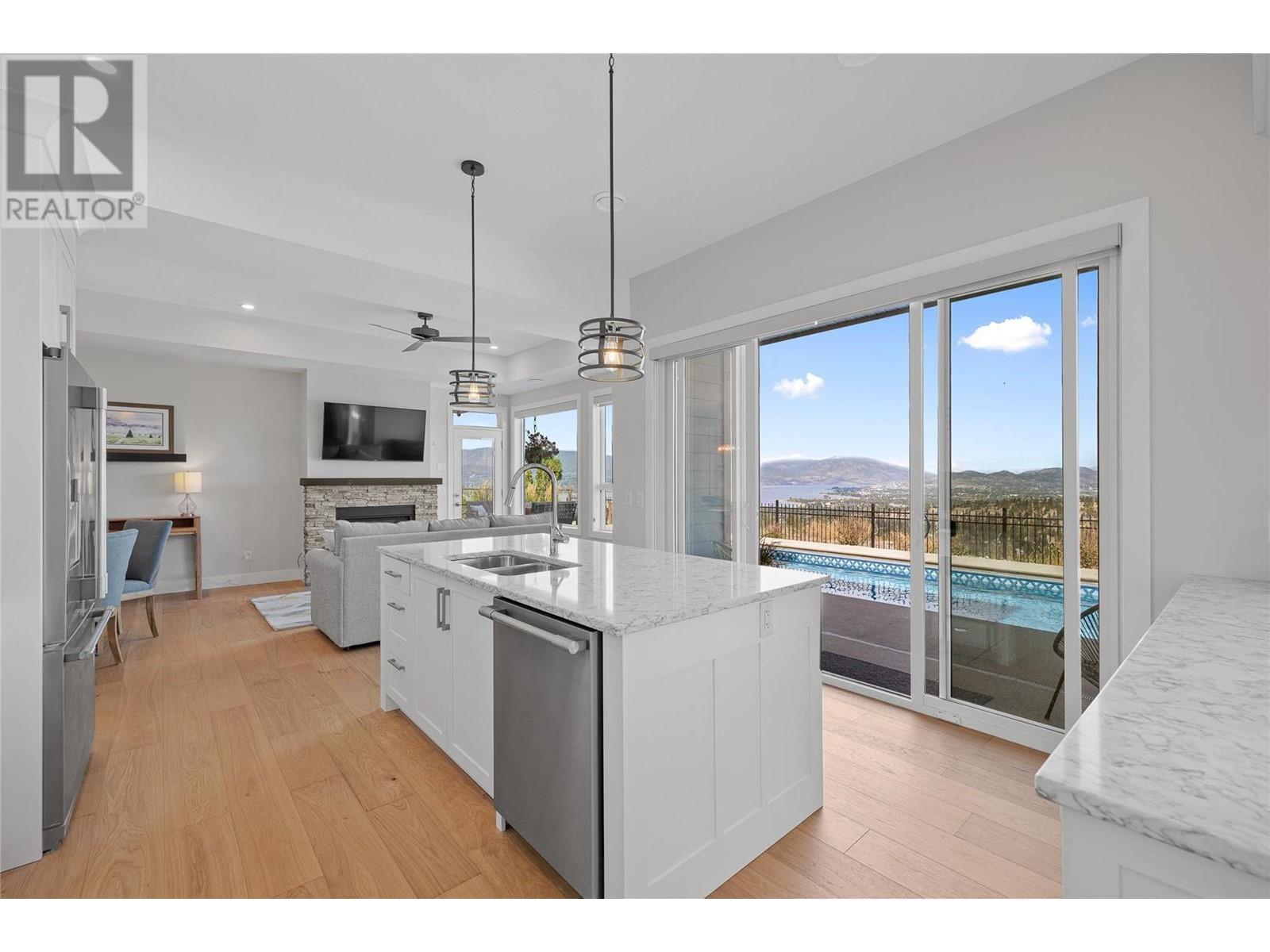 1040 Ledgeview Court