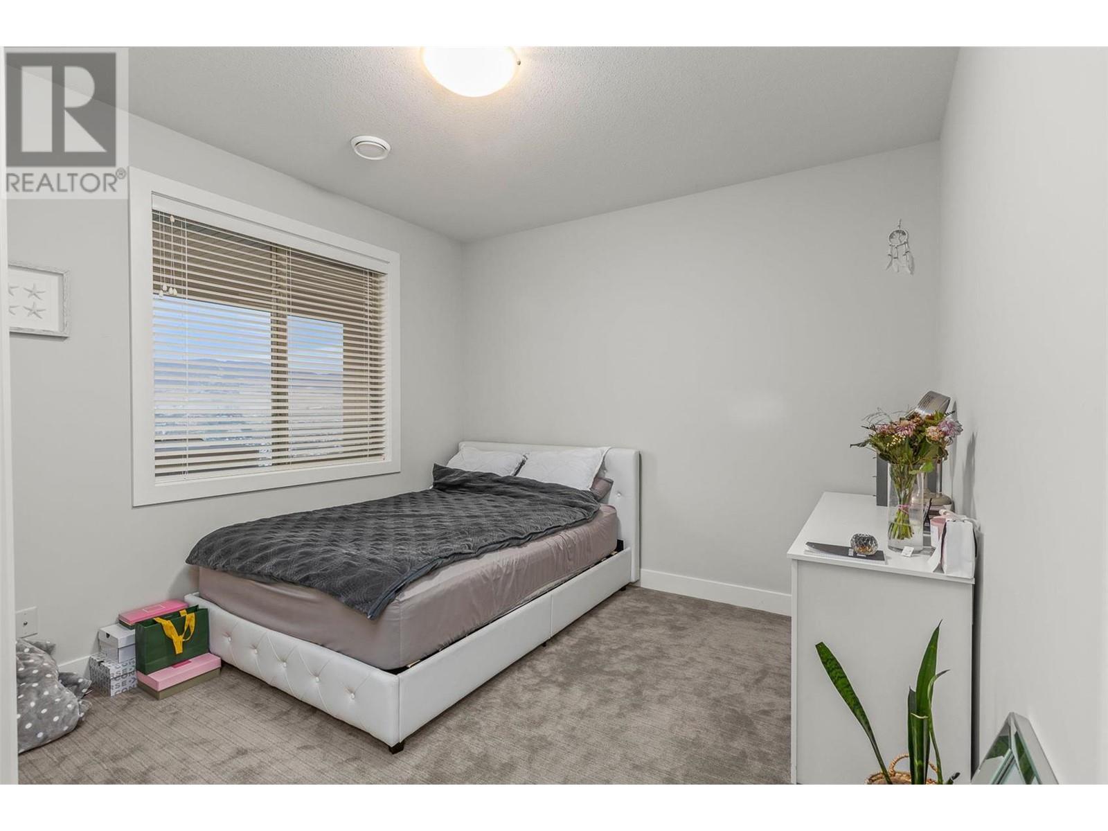 579 Selkirk Court