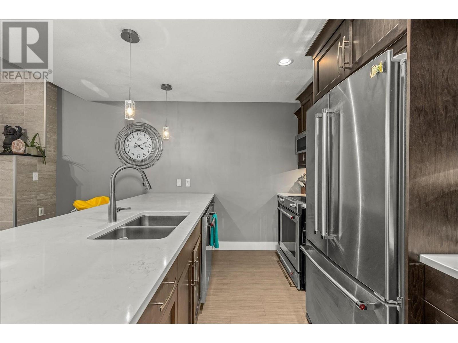 579 Selkirk Court