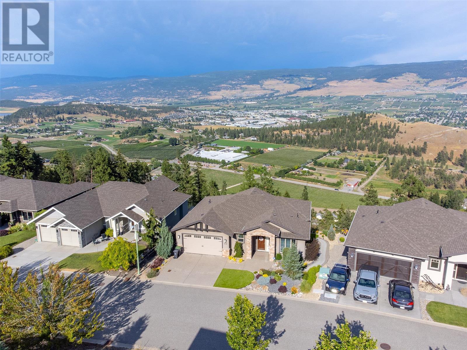 579 Selkirk Court