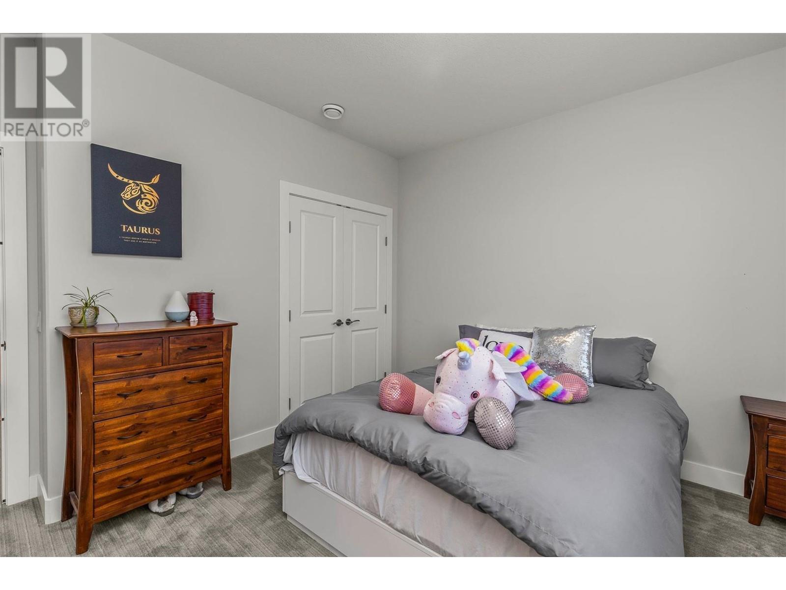 579 Selkirk Court