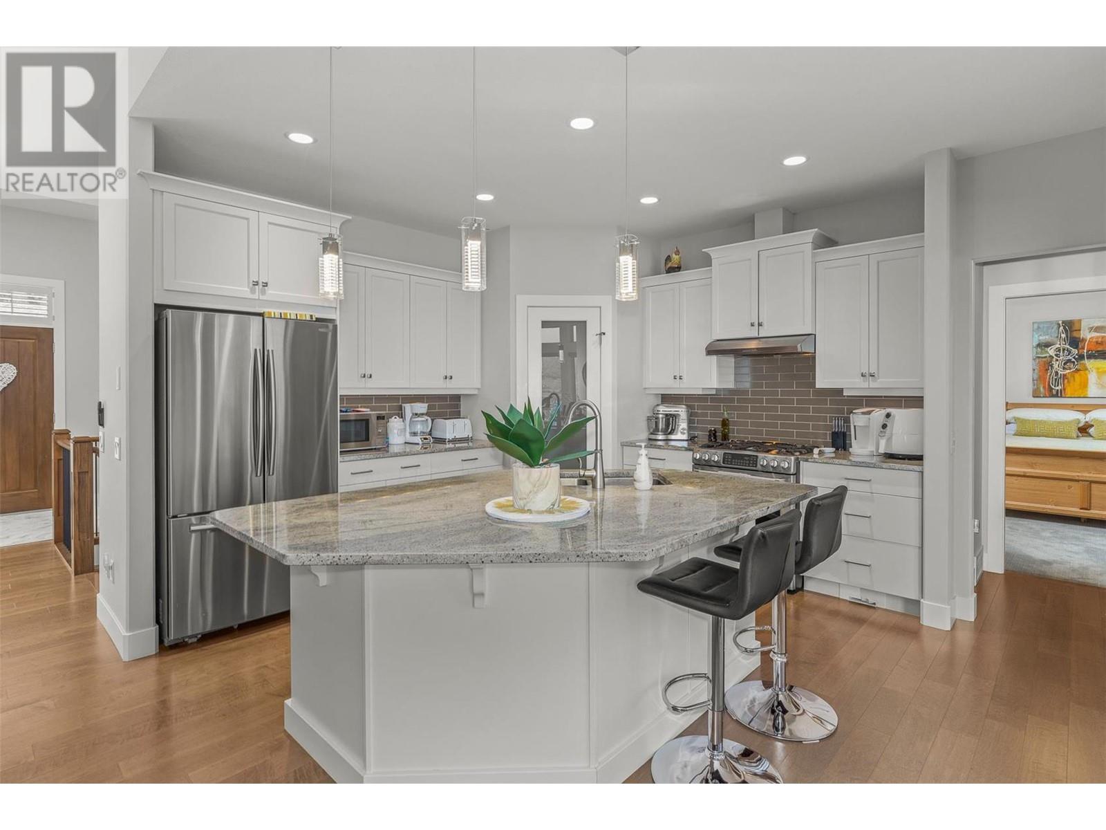 579 Selkirk Court