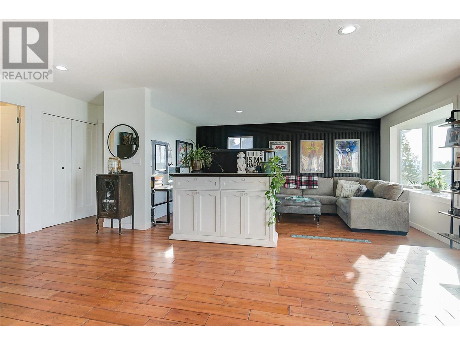 11477/1148 Darlene Road