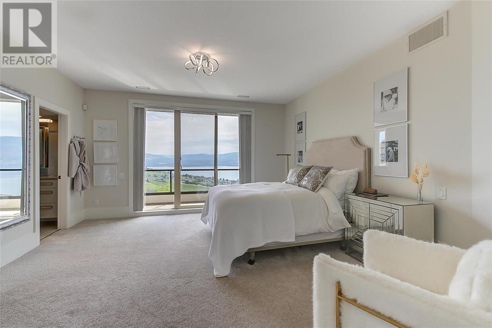 1520 Vineyard Drive