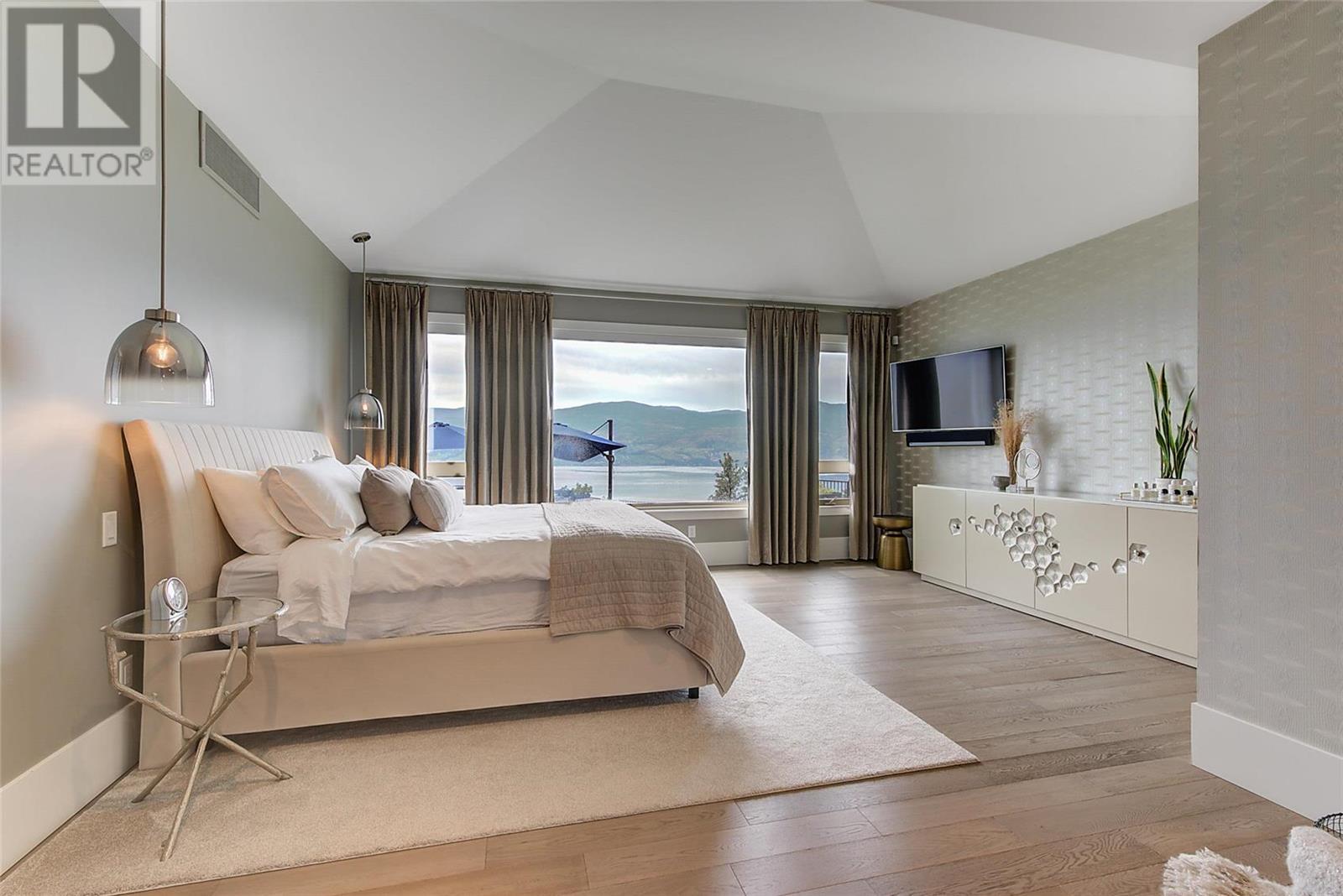 1520 Vineyard Drive