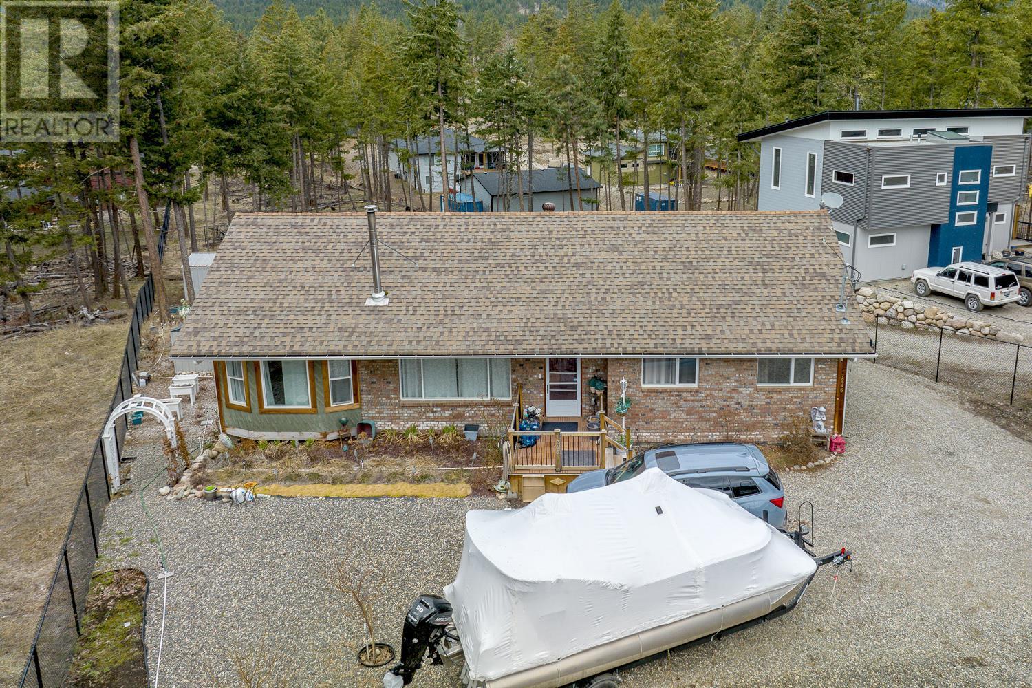 7246 Dunwaters Road