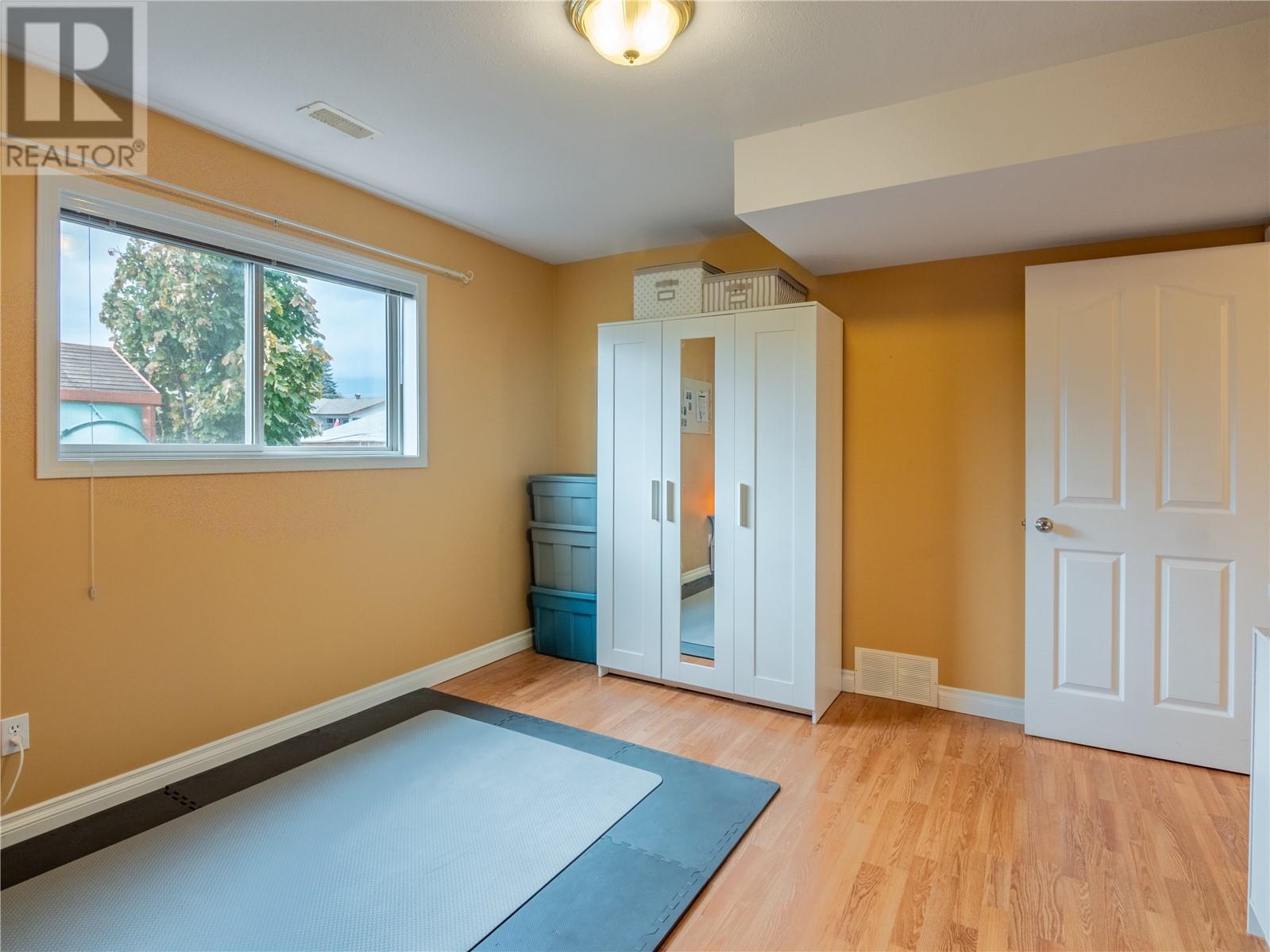 110 Wyles Crescent