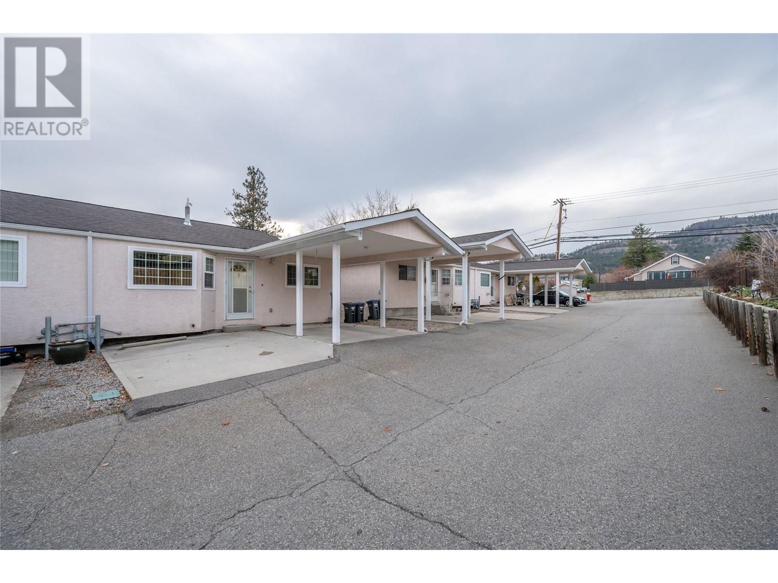 14615 Victoria Road N Unit# 3, #3