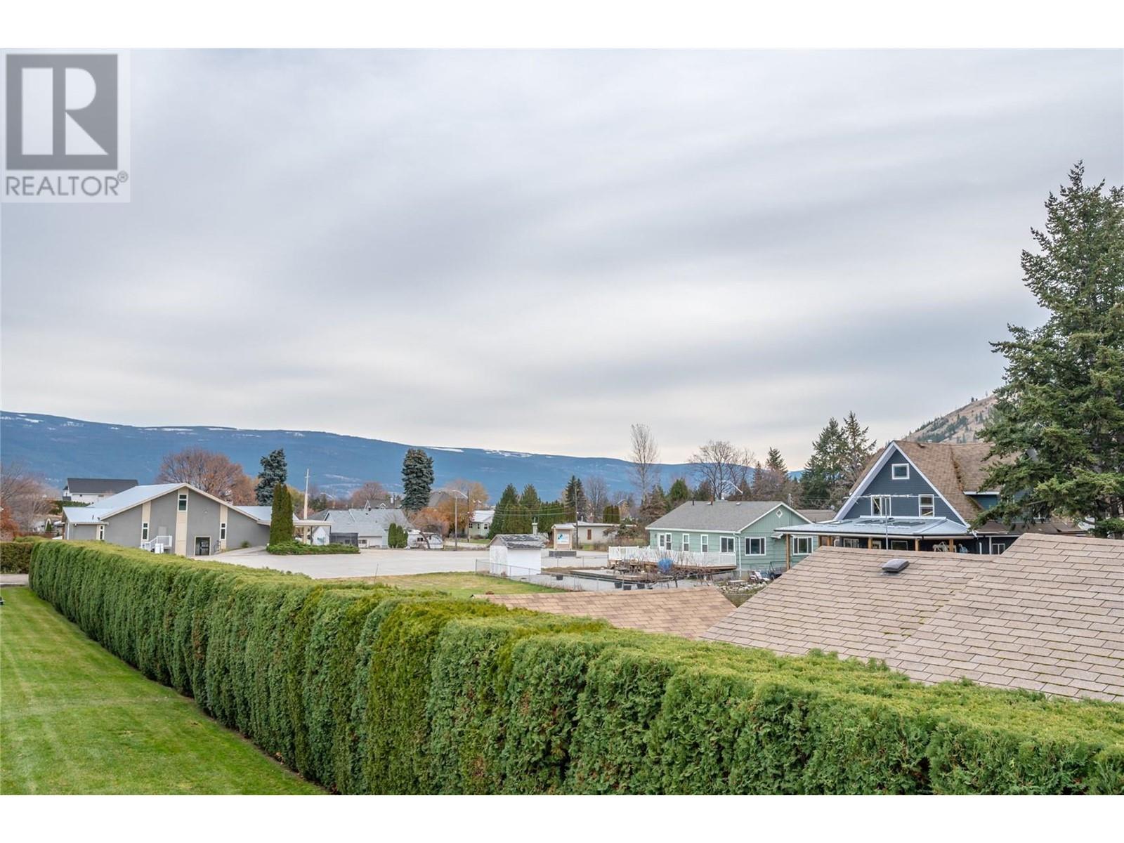 14615 Victoria Road N Unit# 3, #3