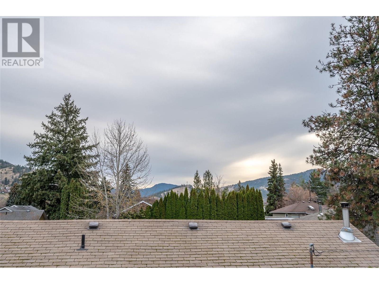 14615 Victoria Road N Unit# 3, #3