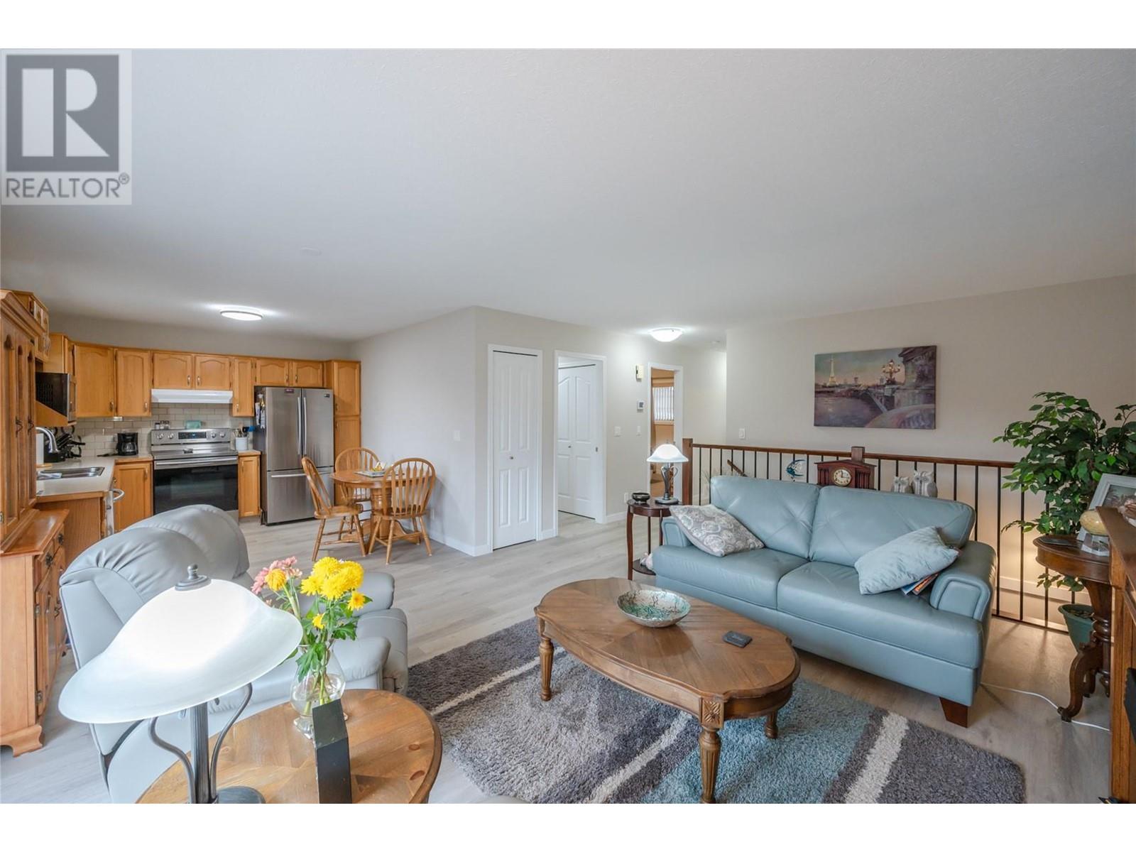 14615 Victoria Road N Unit# 3, #3