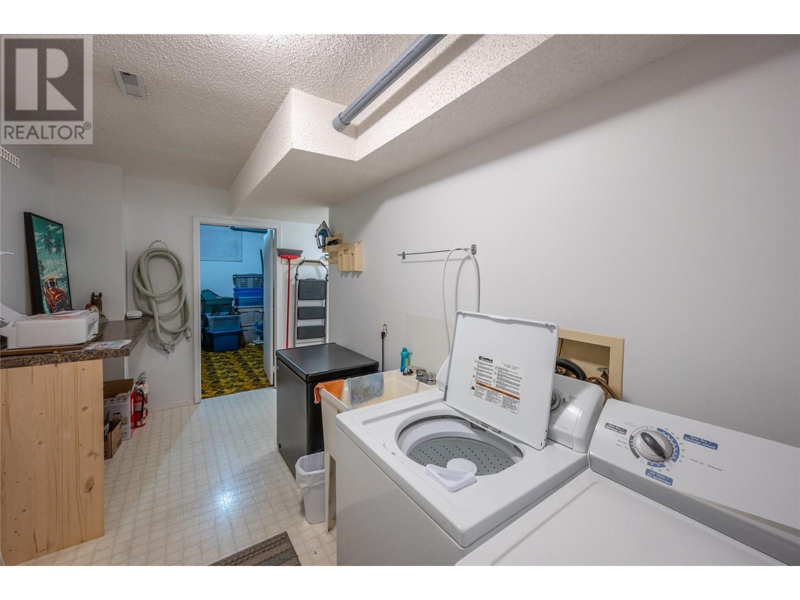 14615 Victoria Road N Unit# 3, #3