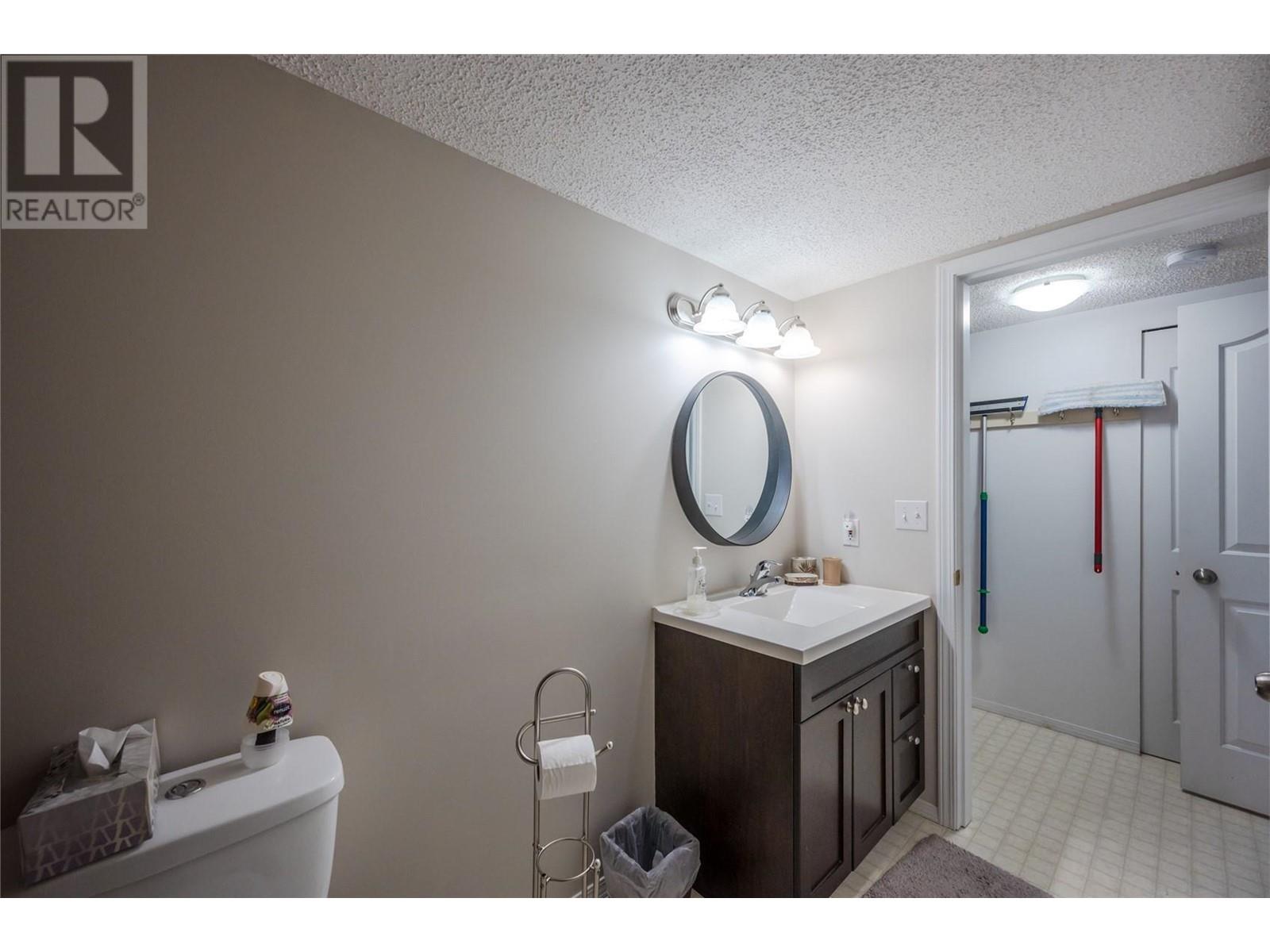 14615 Victoria Road N Unit# 3, #3