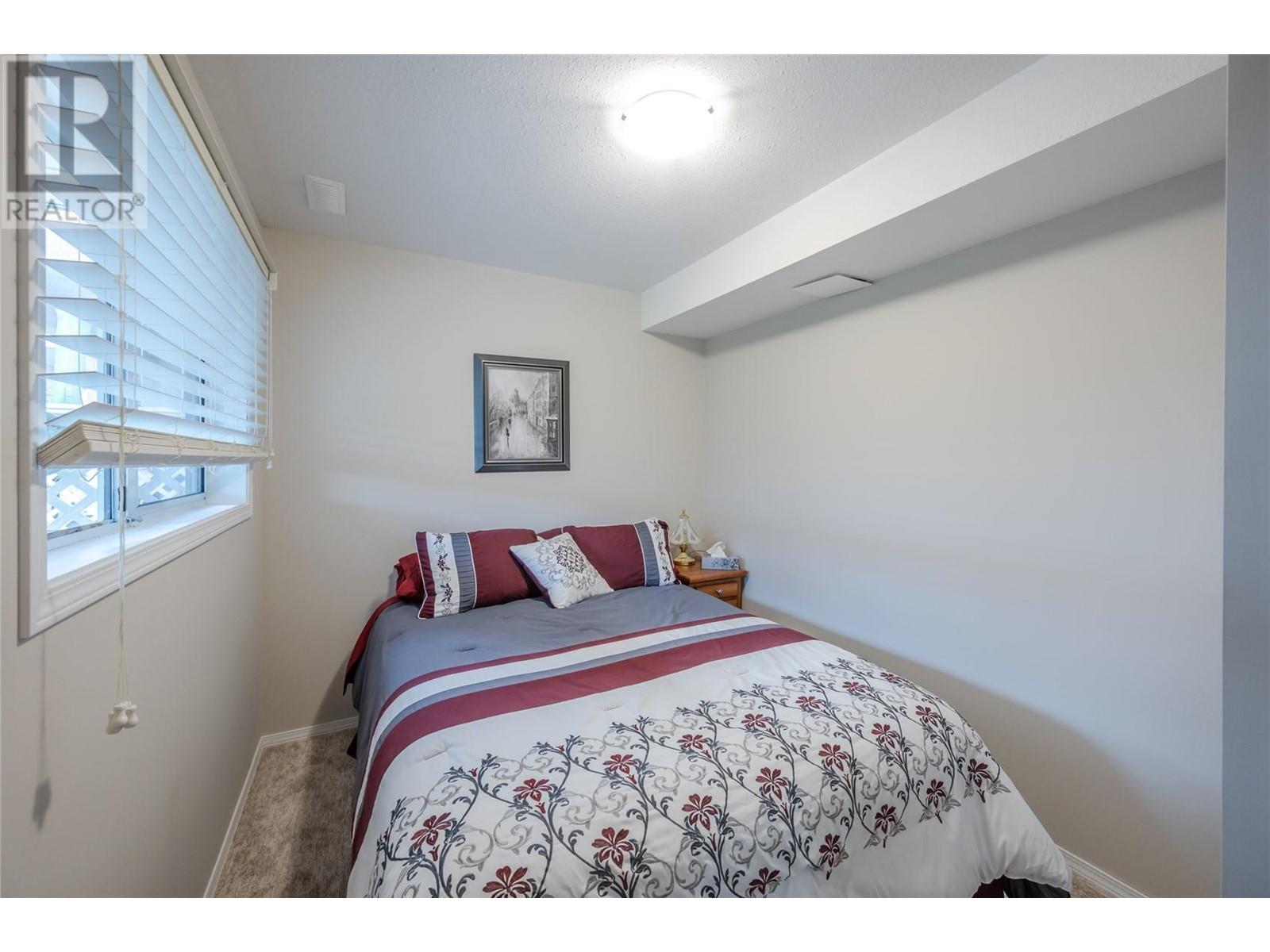 14615 Victoria Road N Unit# 3, #3