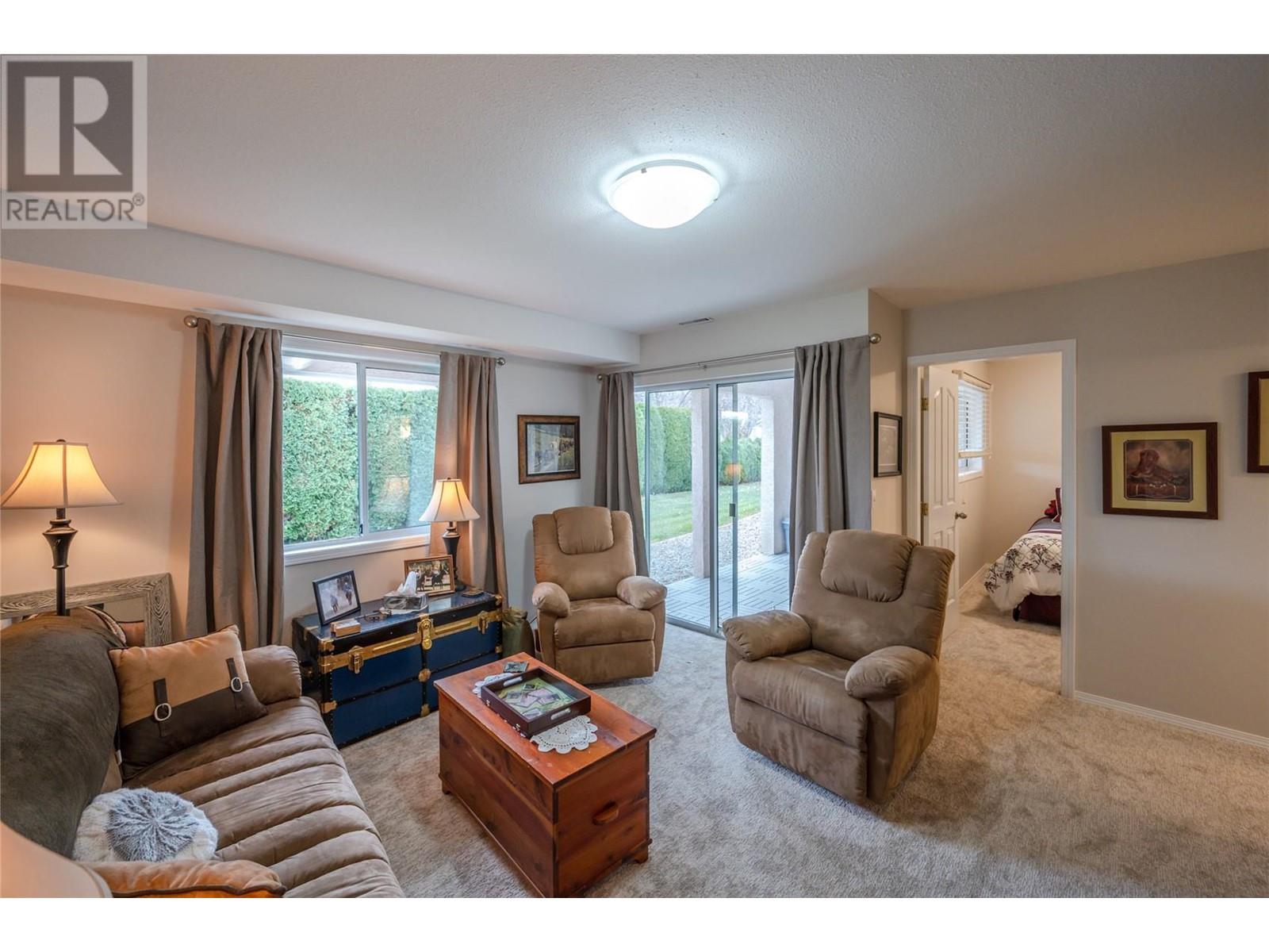 14615 Victoria Road N Unit# 3, #3