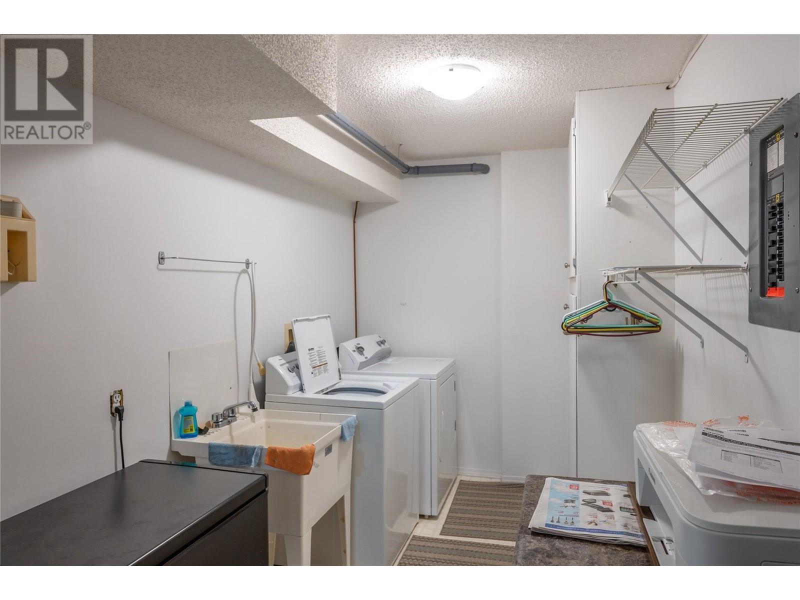 14615 Victoria Road N Unit# 3, #3