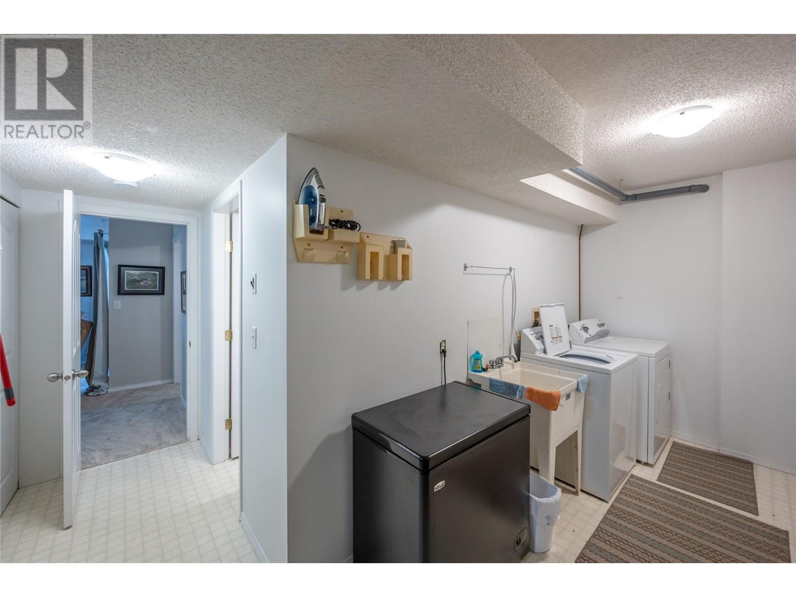 14615 Victoria Road N Unit# 3, #3