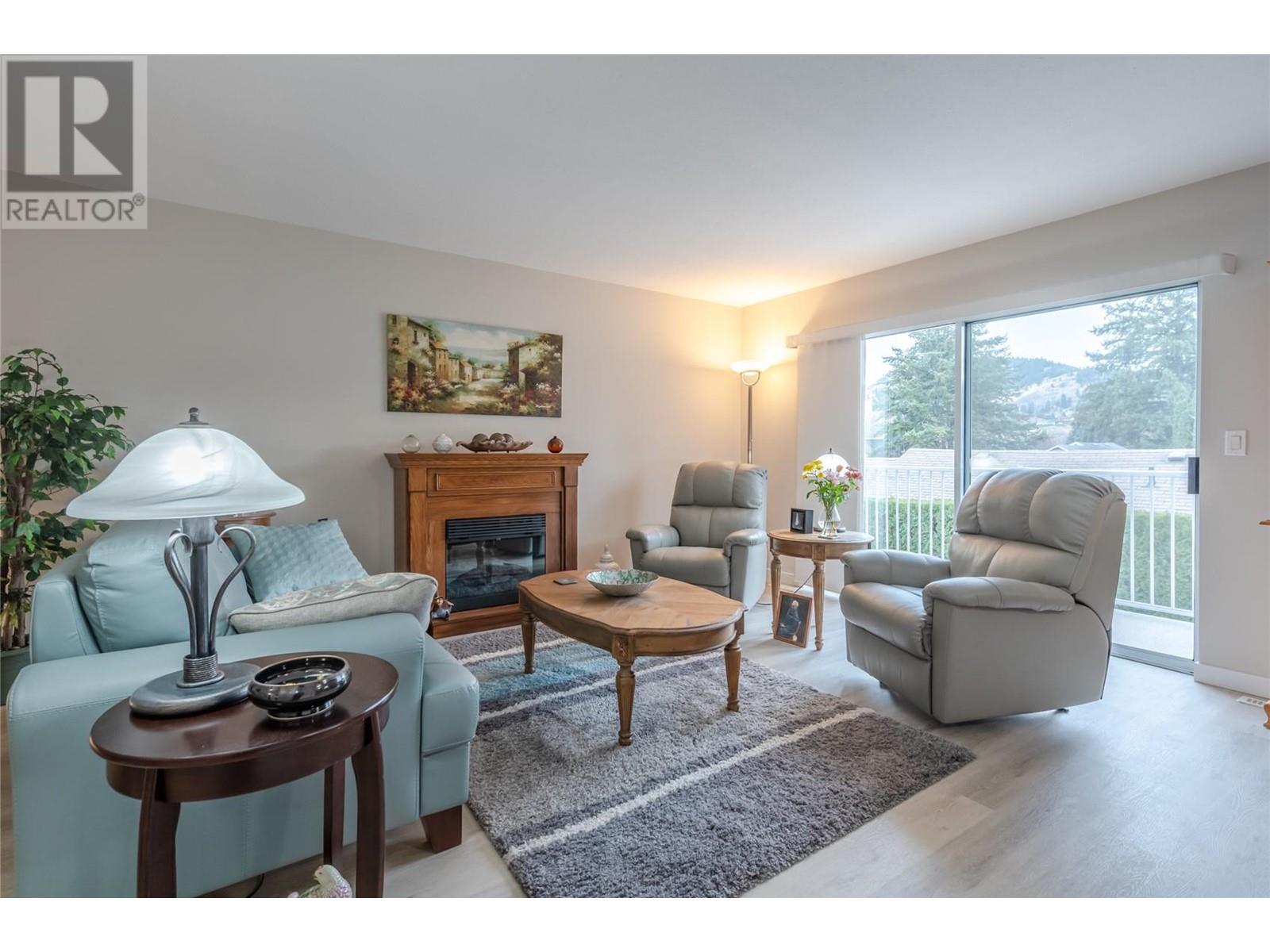 14615 Victoria Road N Unit# 3, #3