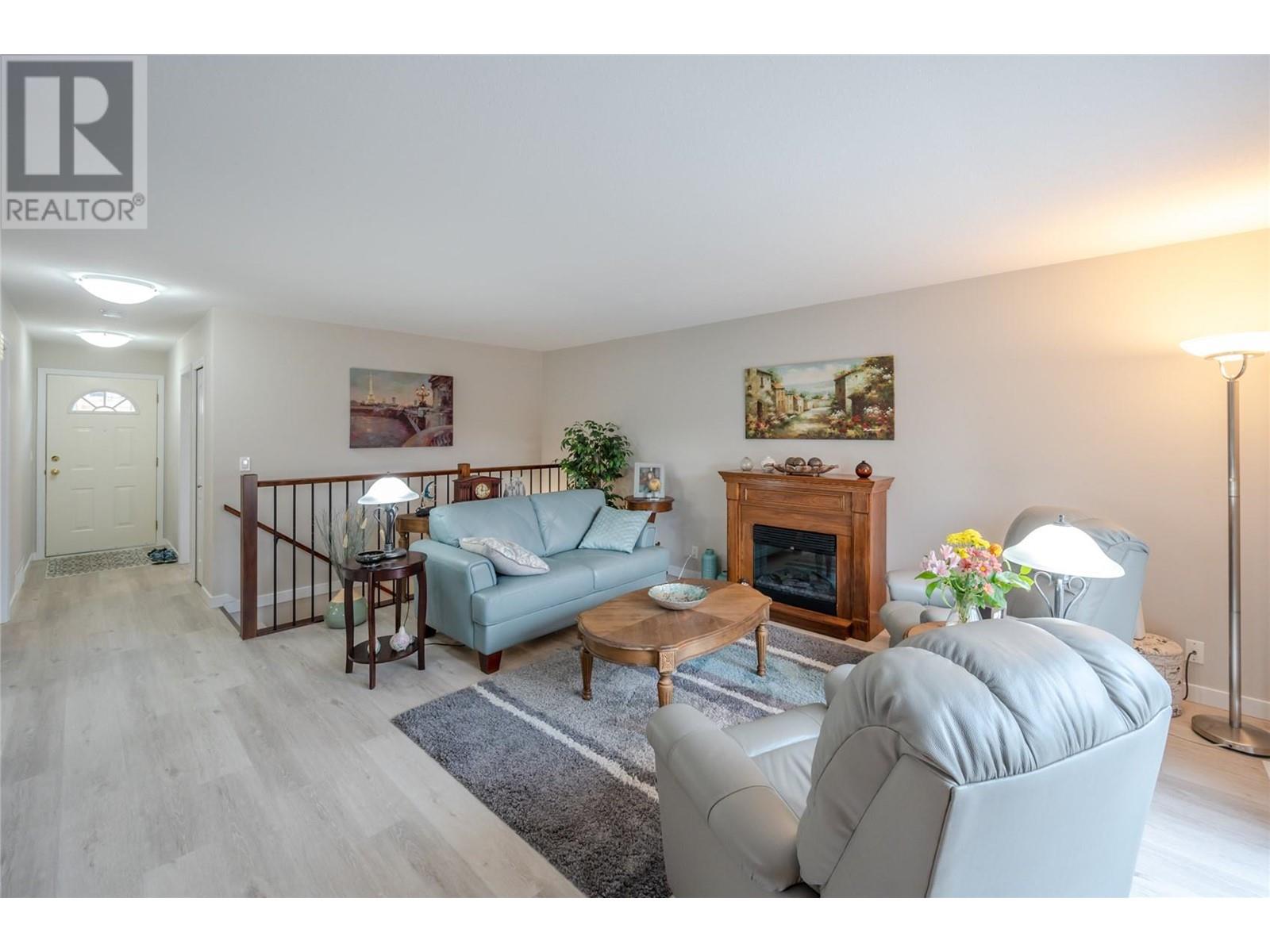 14615 Victoria Road N Unit# 3, #3