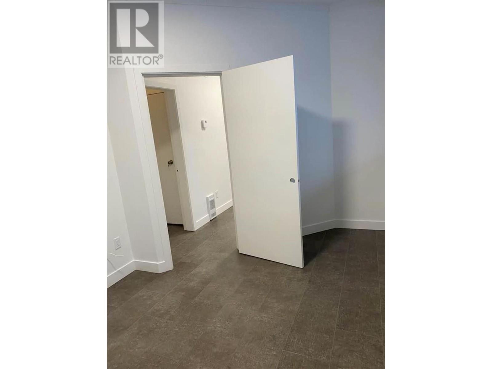 1135 MAIN Street Unit# 1