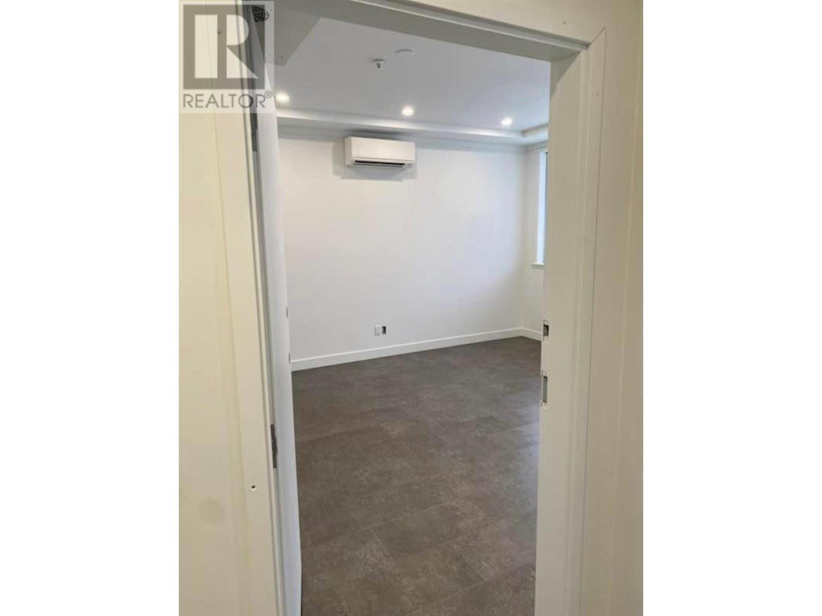 1135 MAIN Street Unit# 1