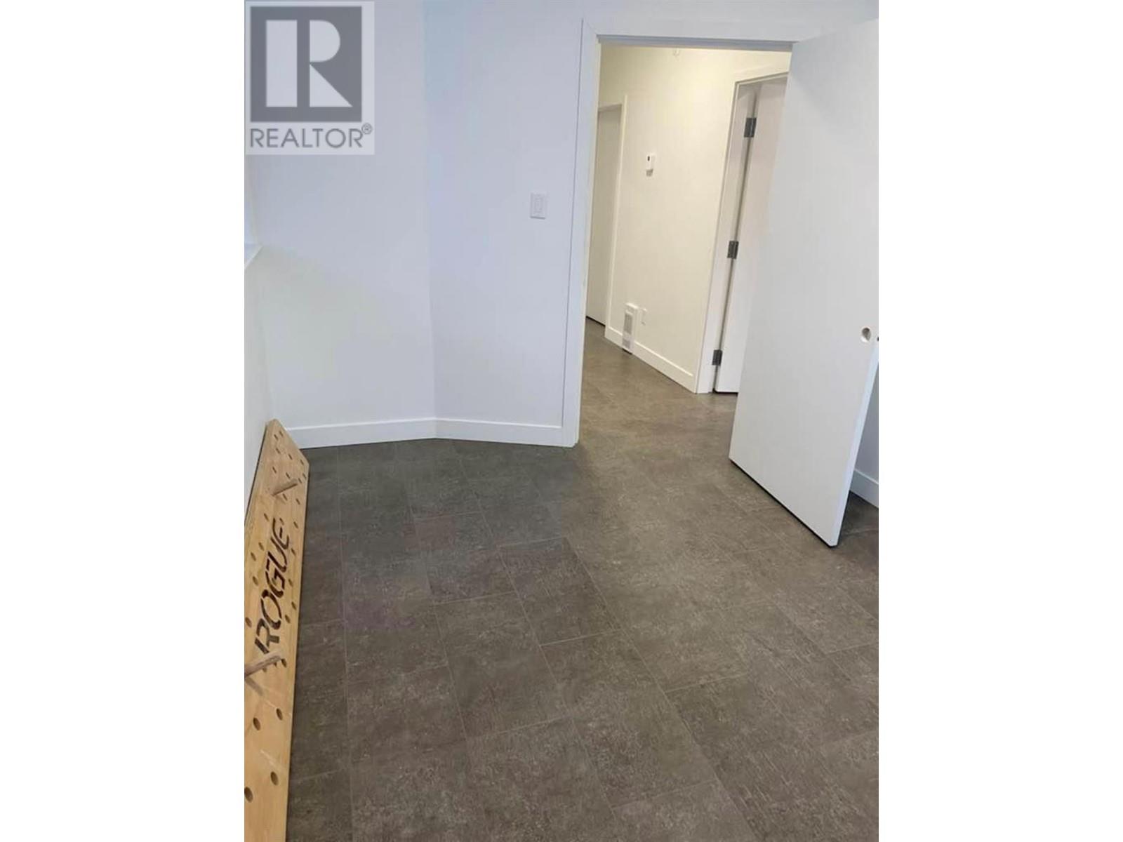 1135 MAIN Street Unit# 1