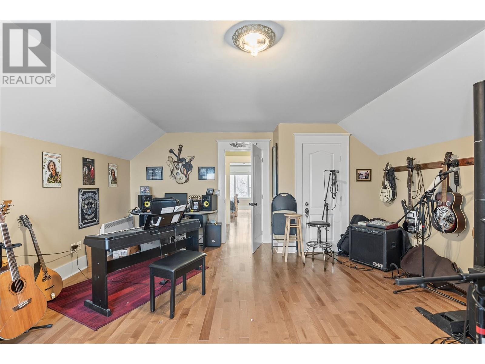 70 Waterside Road
