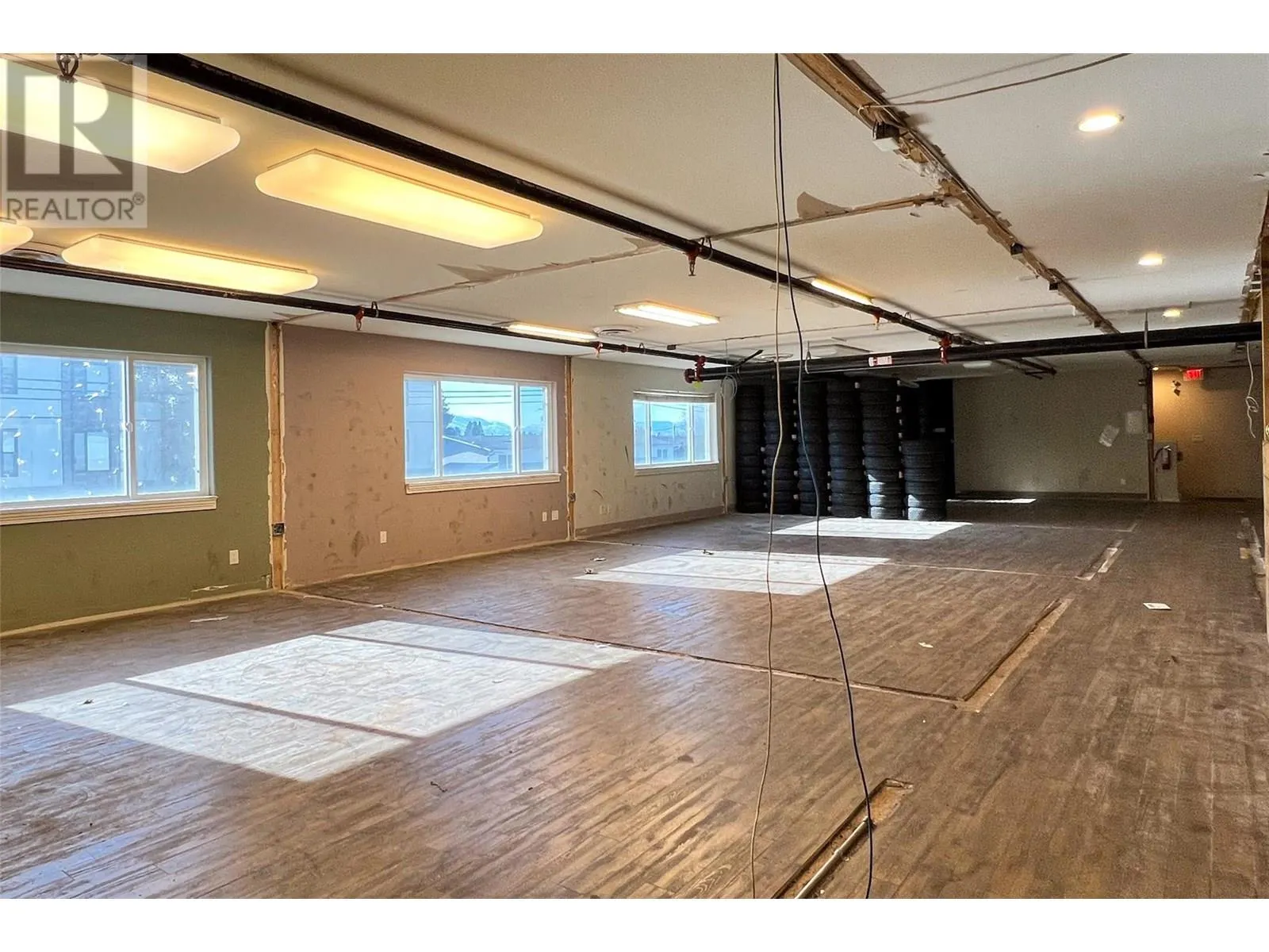 1060 Leathead Road Unit# 10
